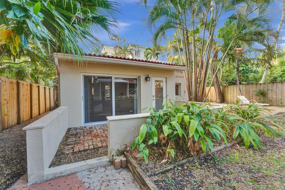 205 NE 17th Ave