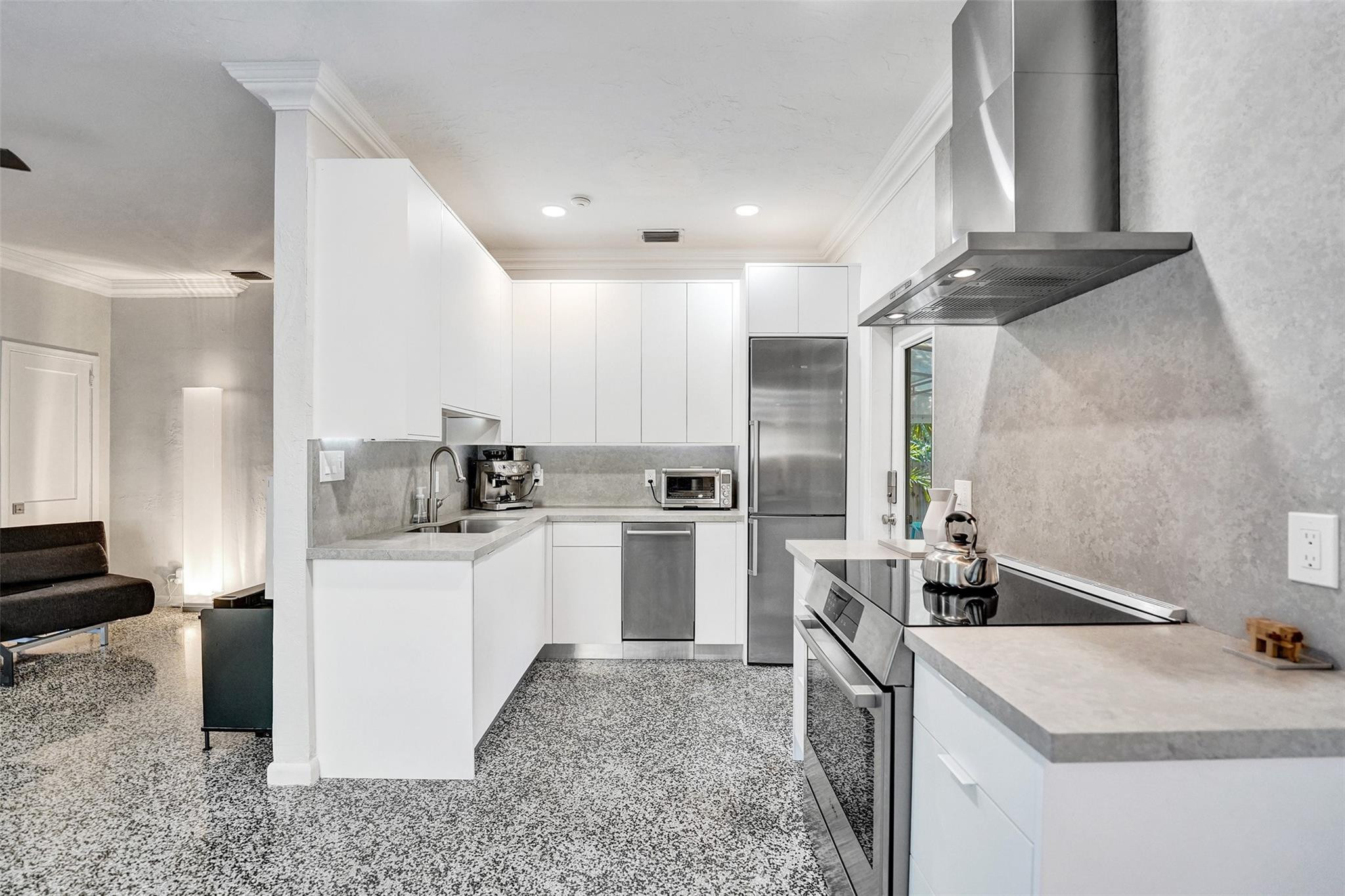 205 NE 17th Ave