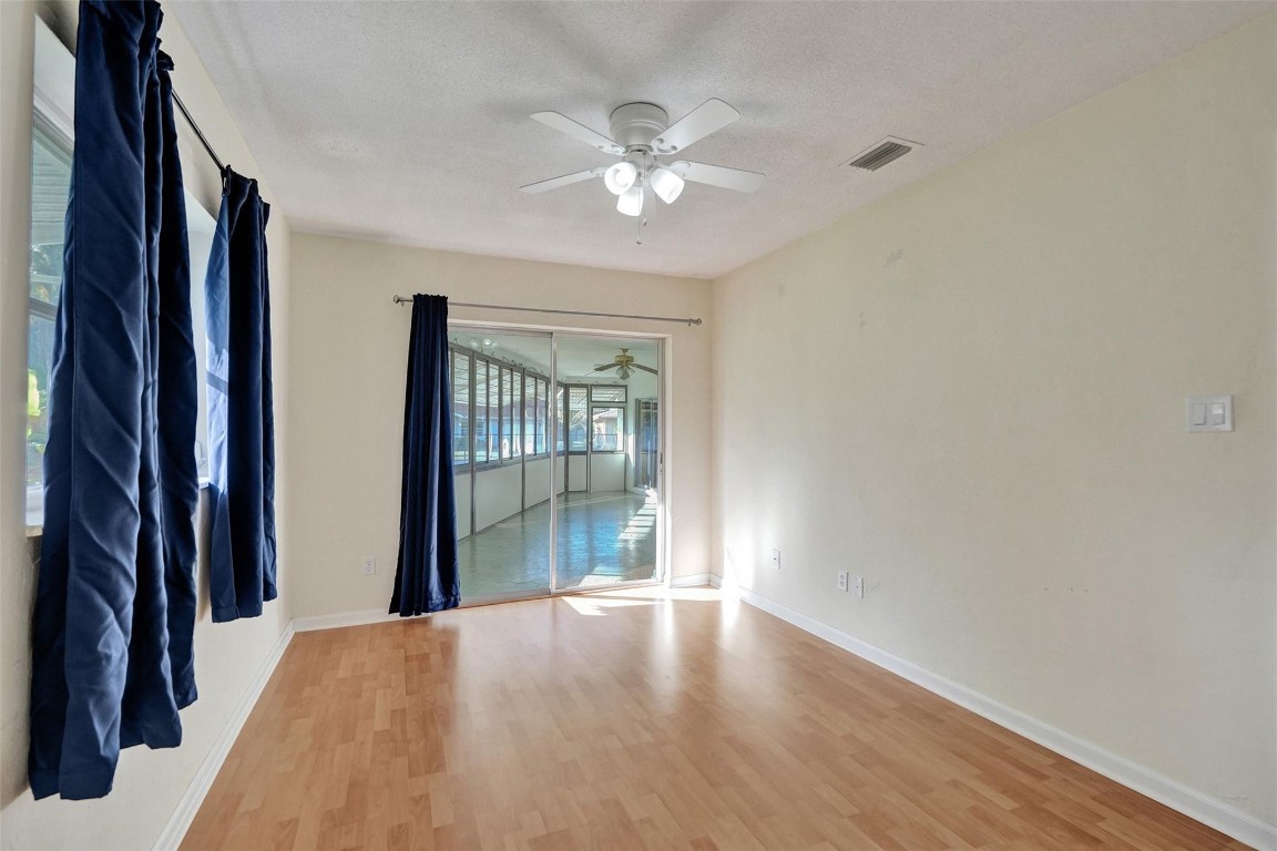 7306 NW 96th Ave