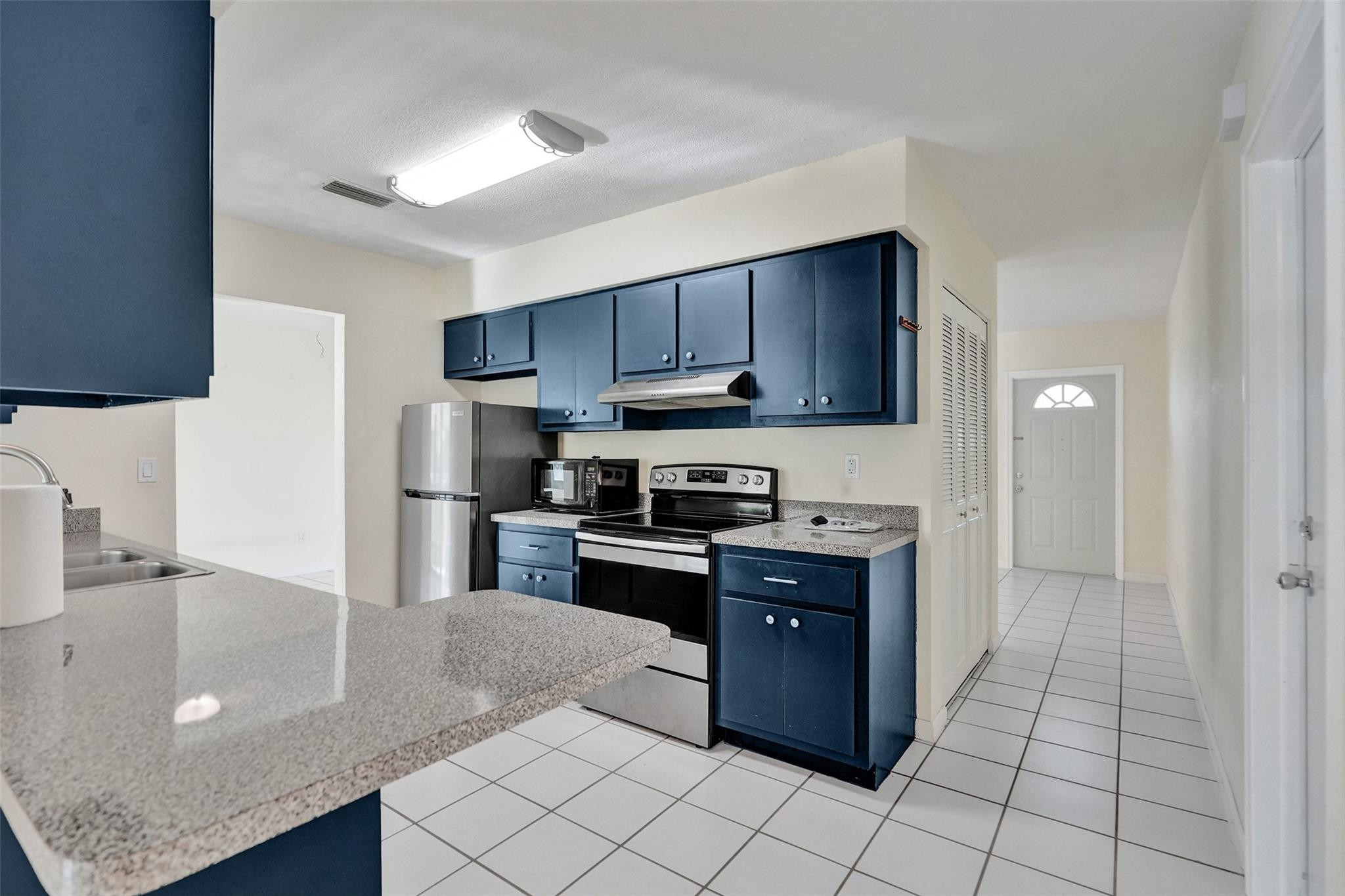 7306 NW 96th Ave