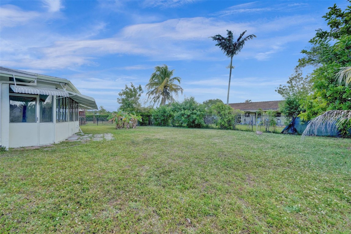 7306 NW 96th Ave