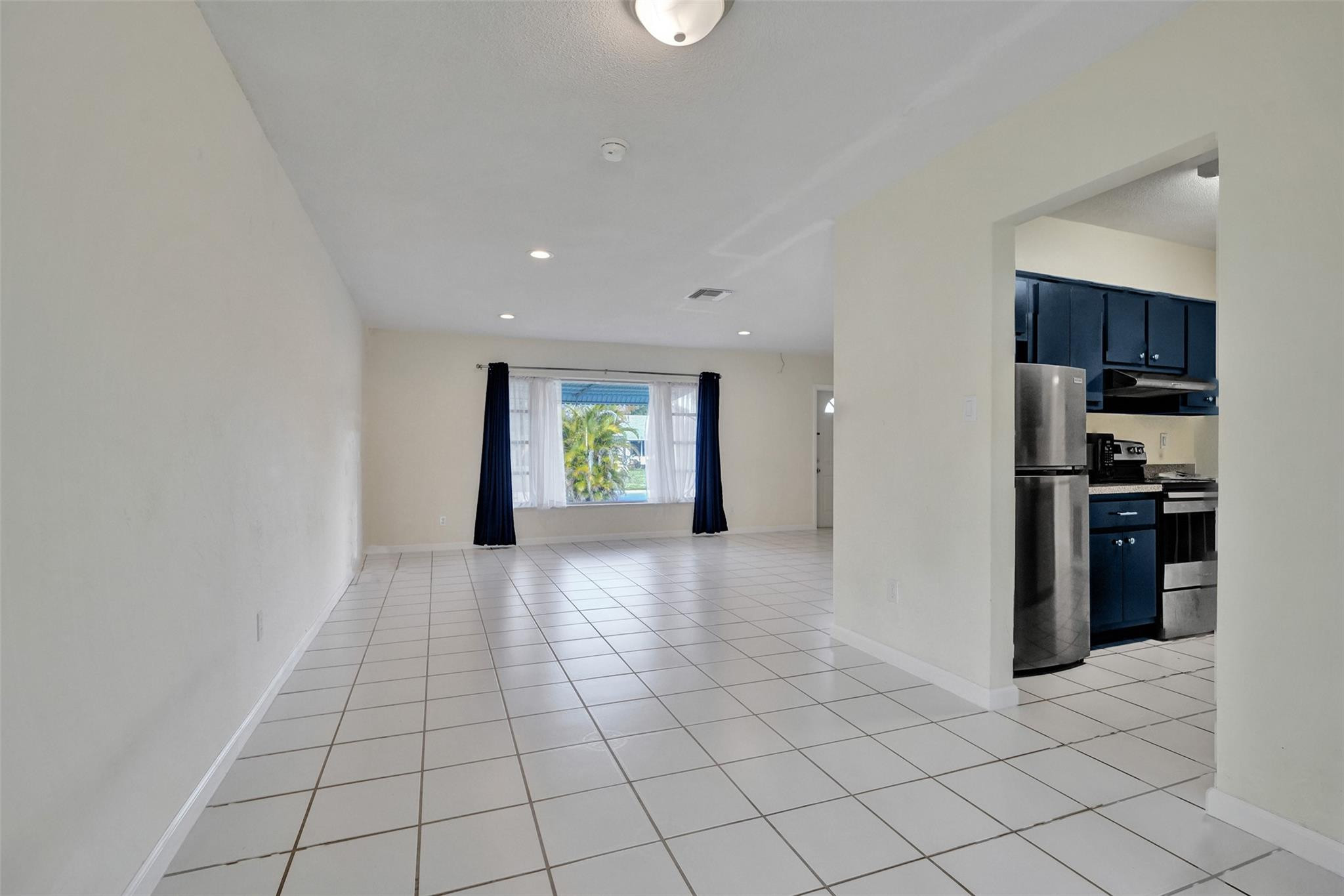 7306 NW 96th Ave