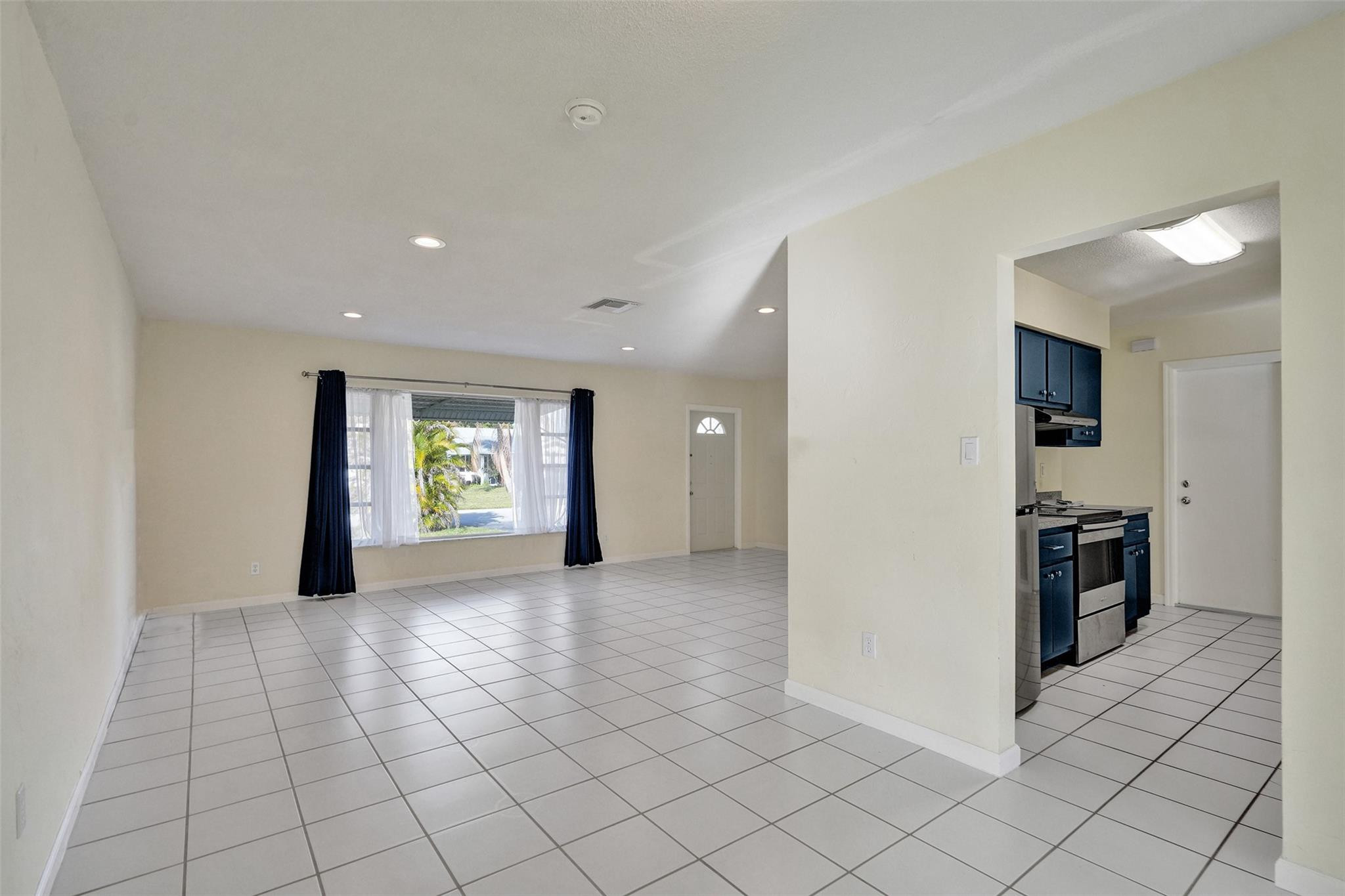 7306 NW 96th Ave