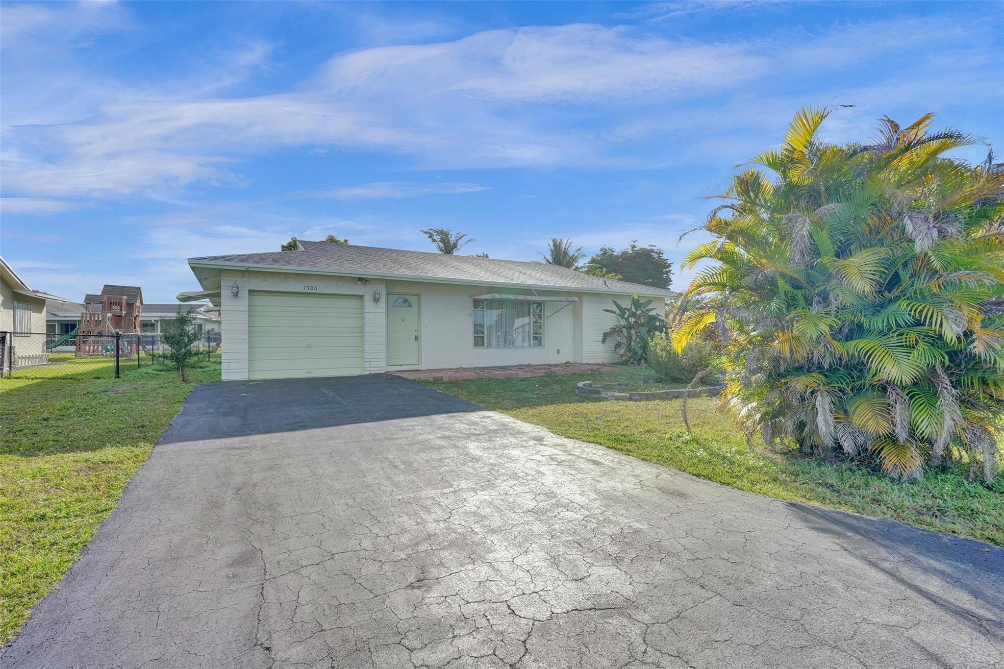 7306 NW 96th Ave