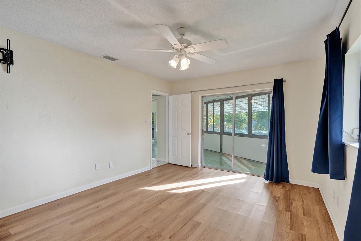 7306 NW 96th Ave