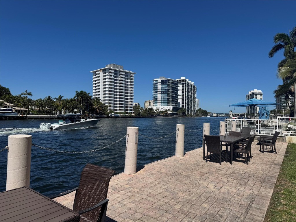 711 Bayshore Dr 204