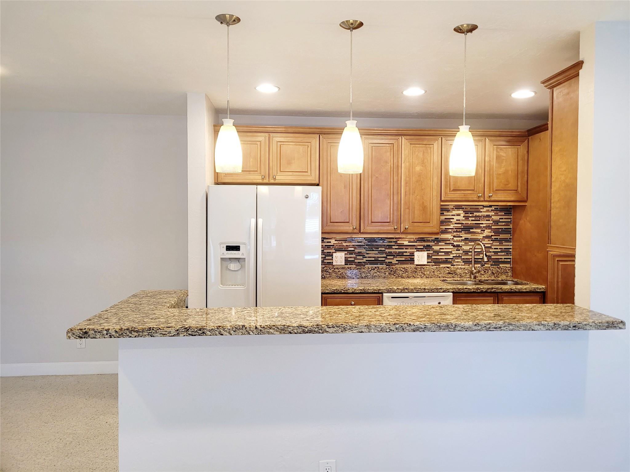 711 Bayshore Dr 202
