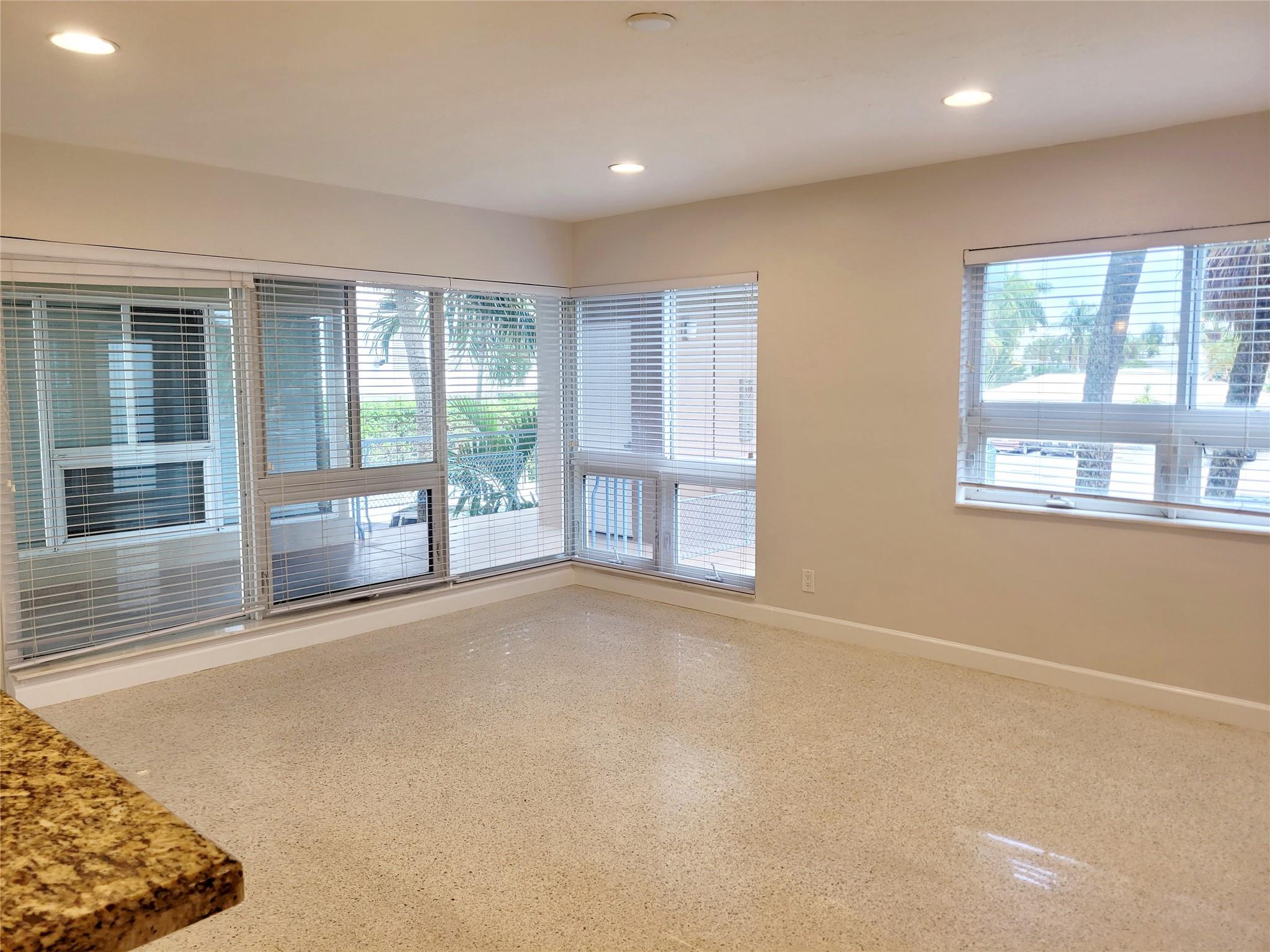 711 Bayshore Dr 202