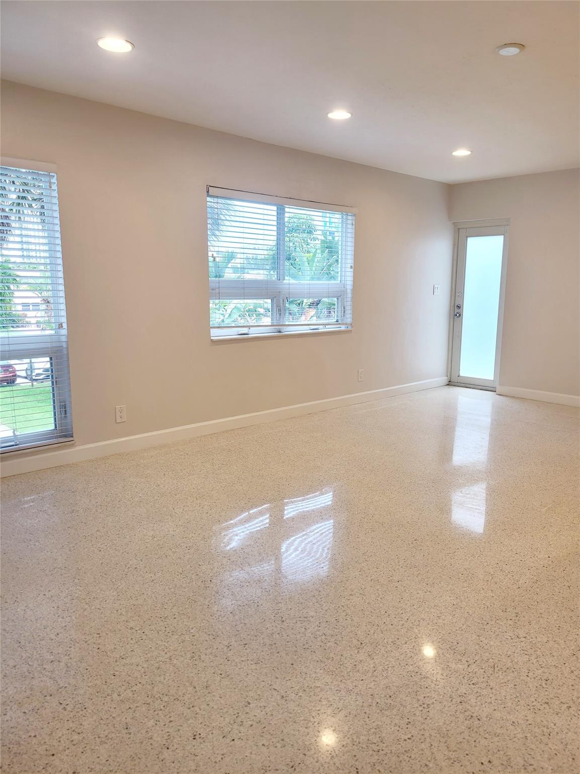 711 Bayshore Dr 202