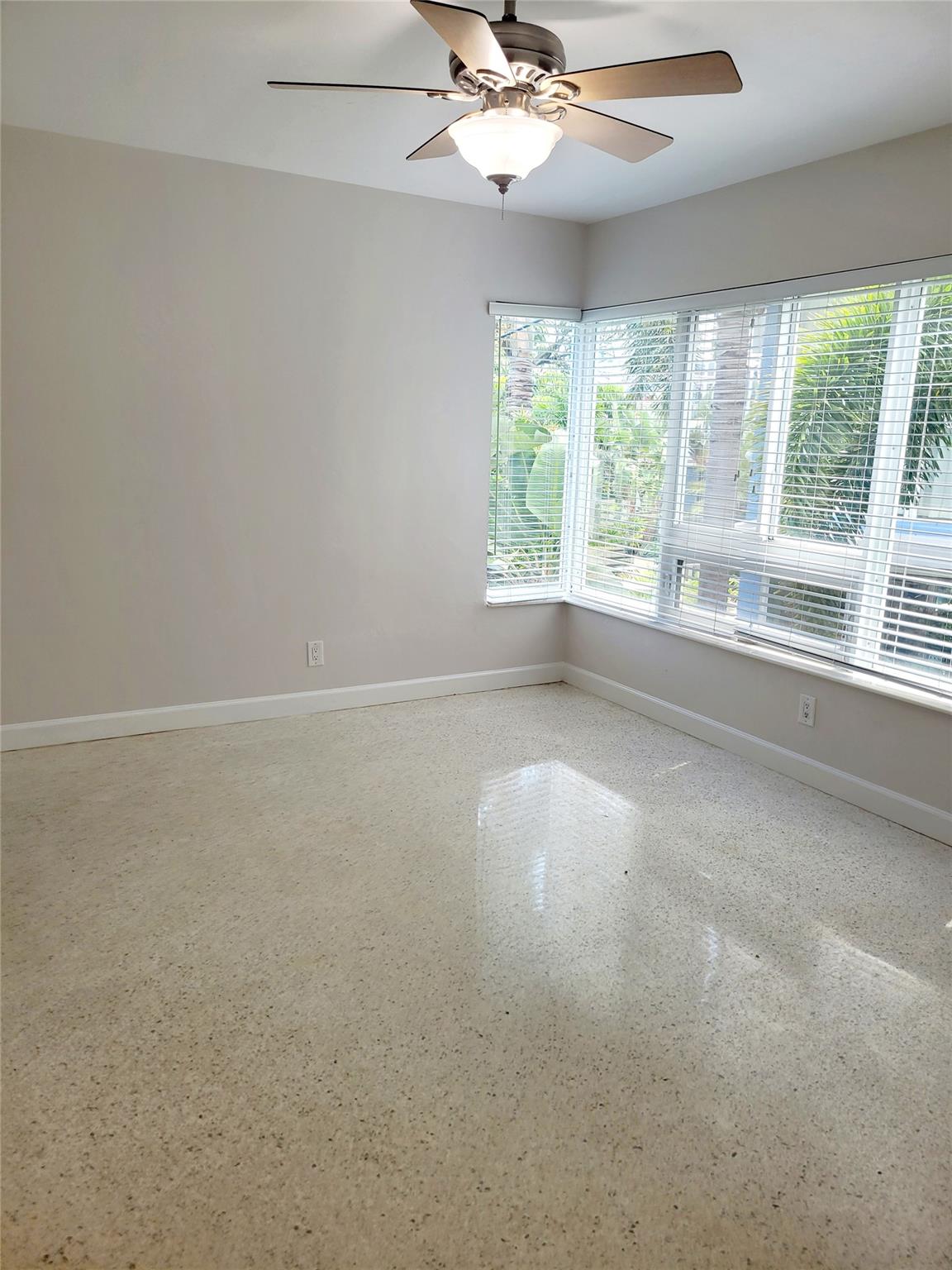 711 Bayshore Dr 202
