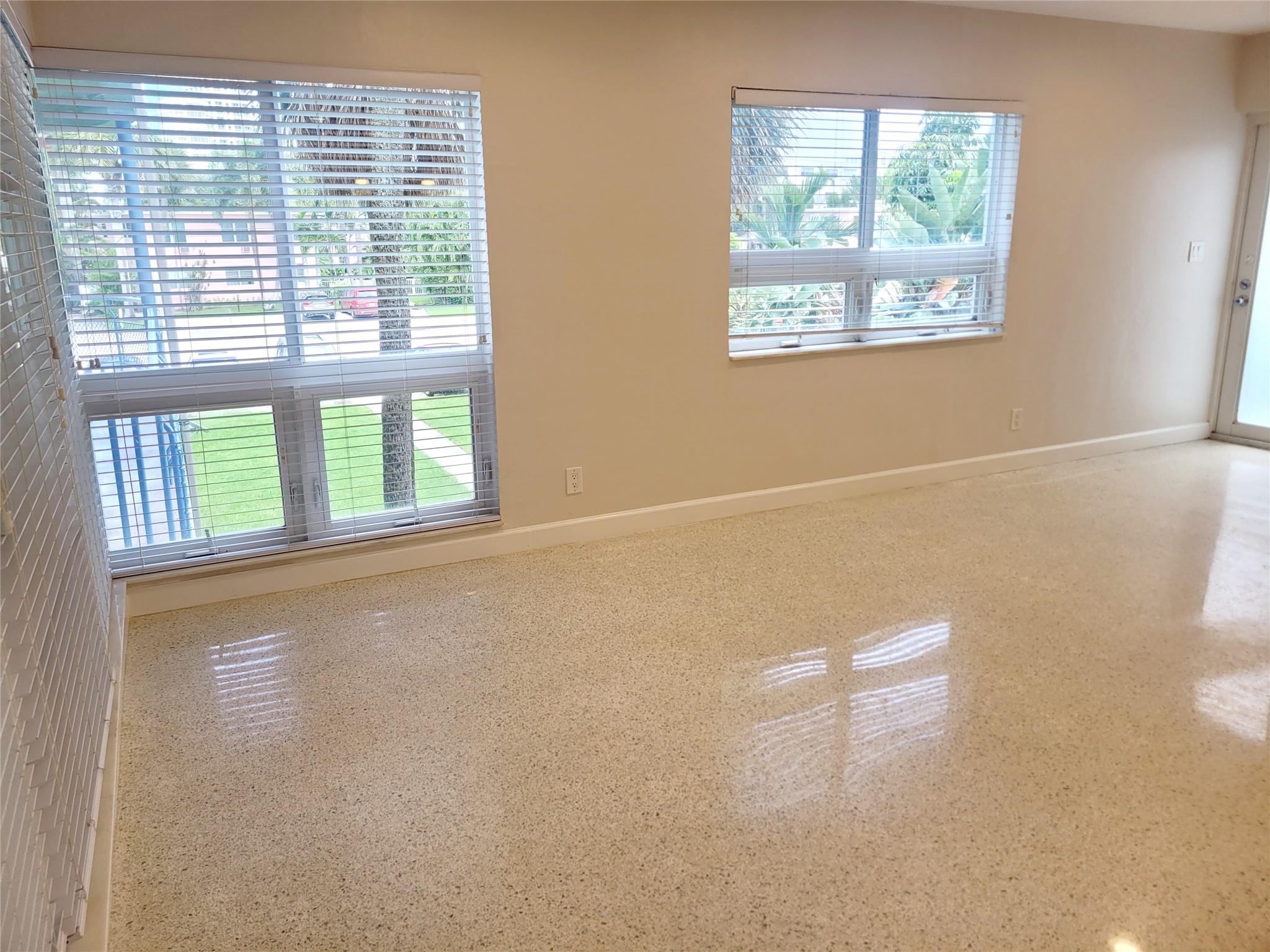 711 Bayshore Dr 202
