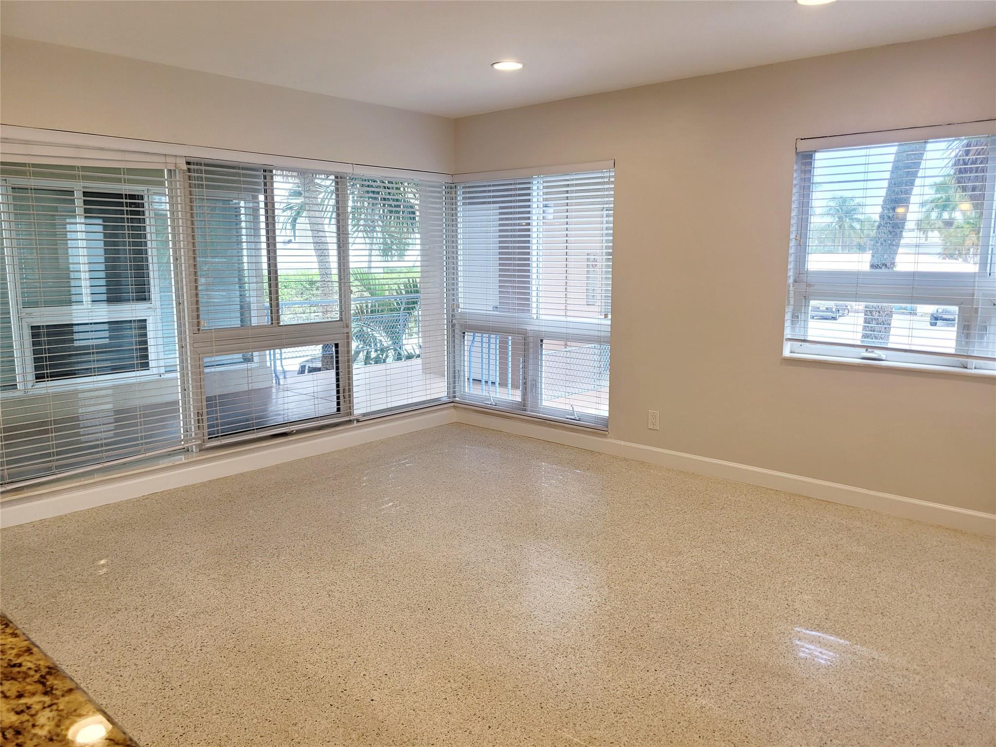 711 Bayshore Dr 202
