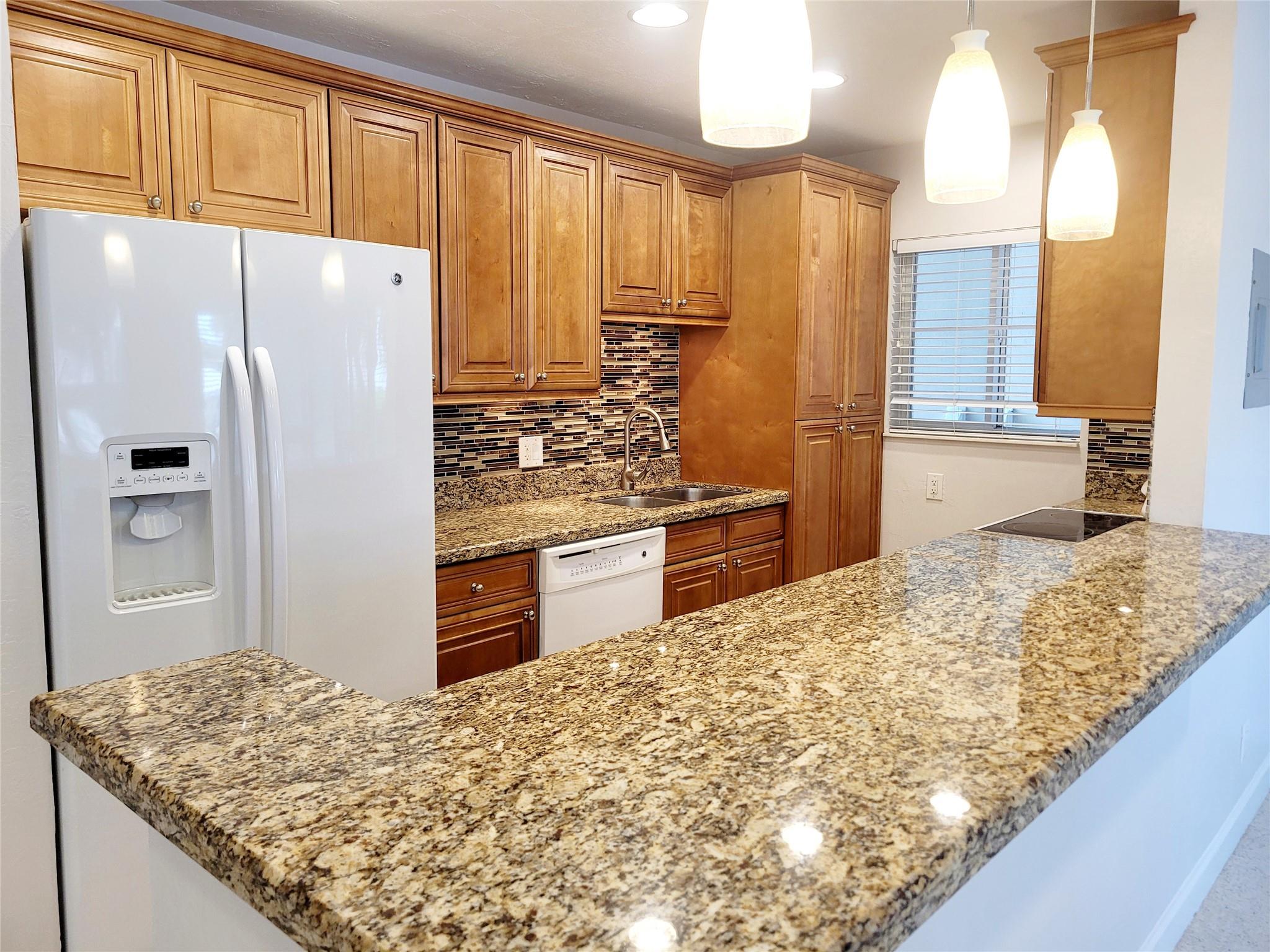 711 Bayshore Dr 202