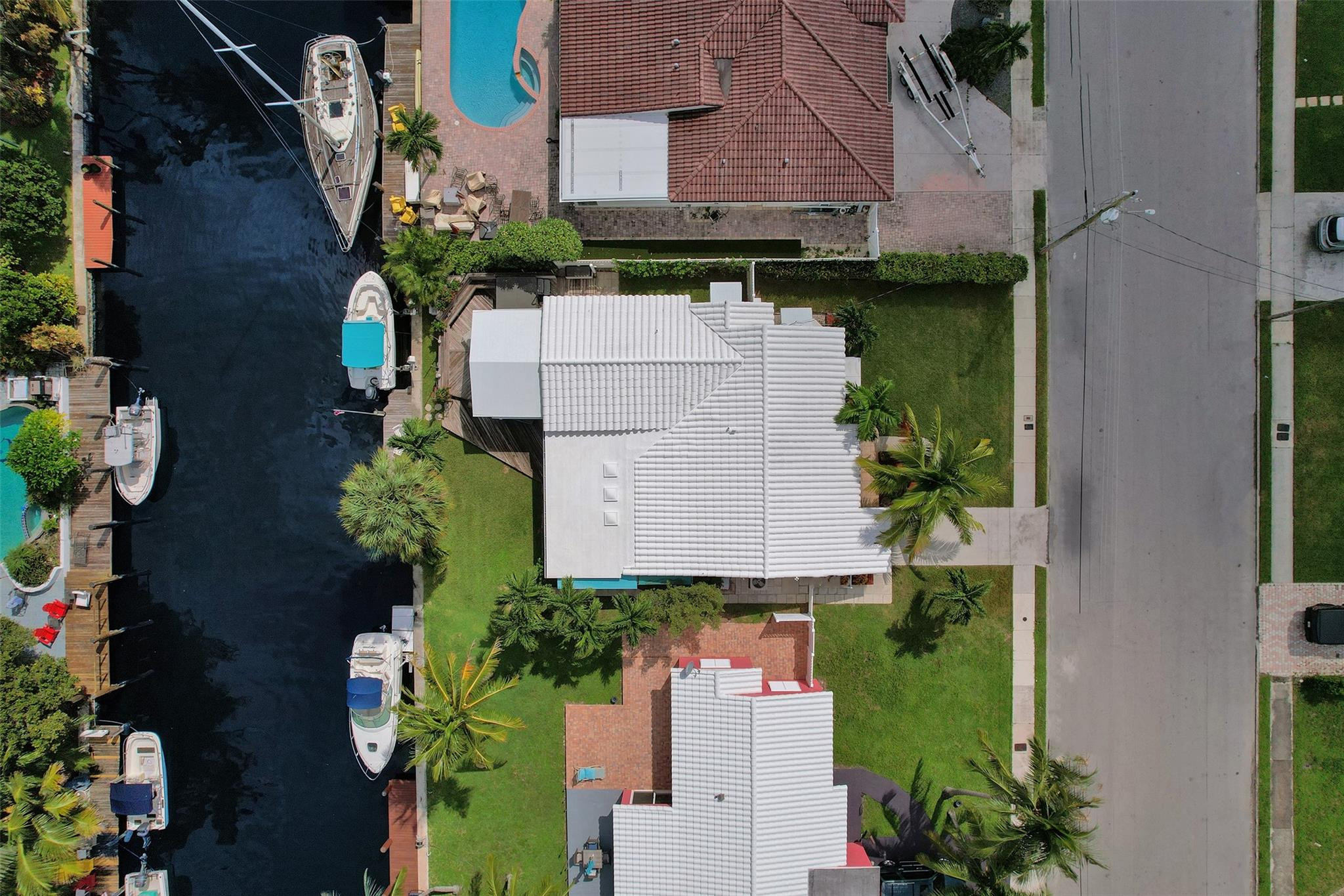 1321 Mango Isle
