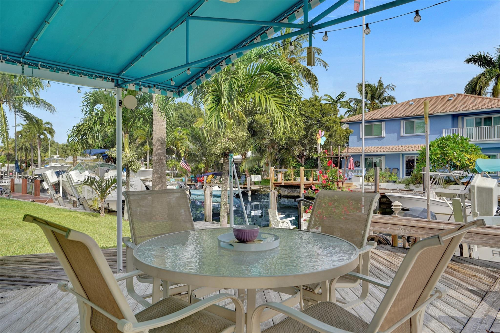 1321 Mango Isle