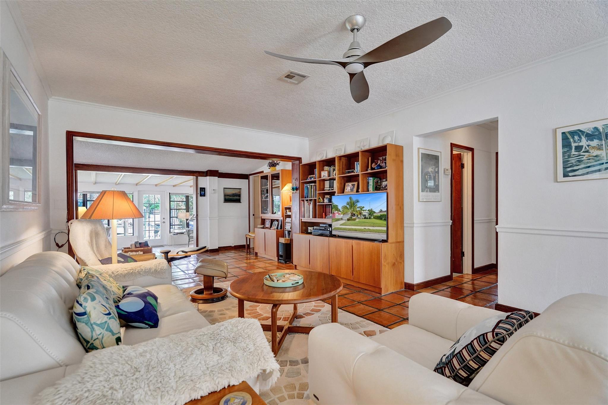 1321 Mango Isle