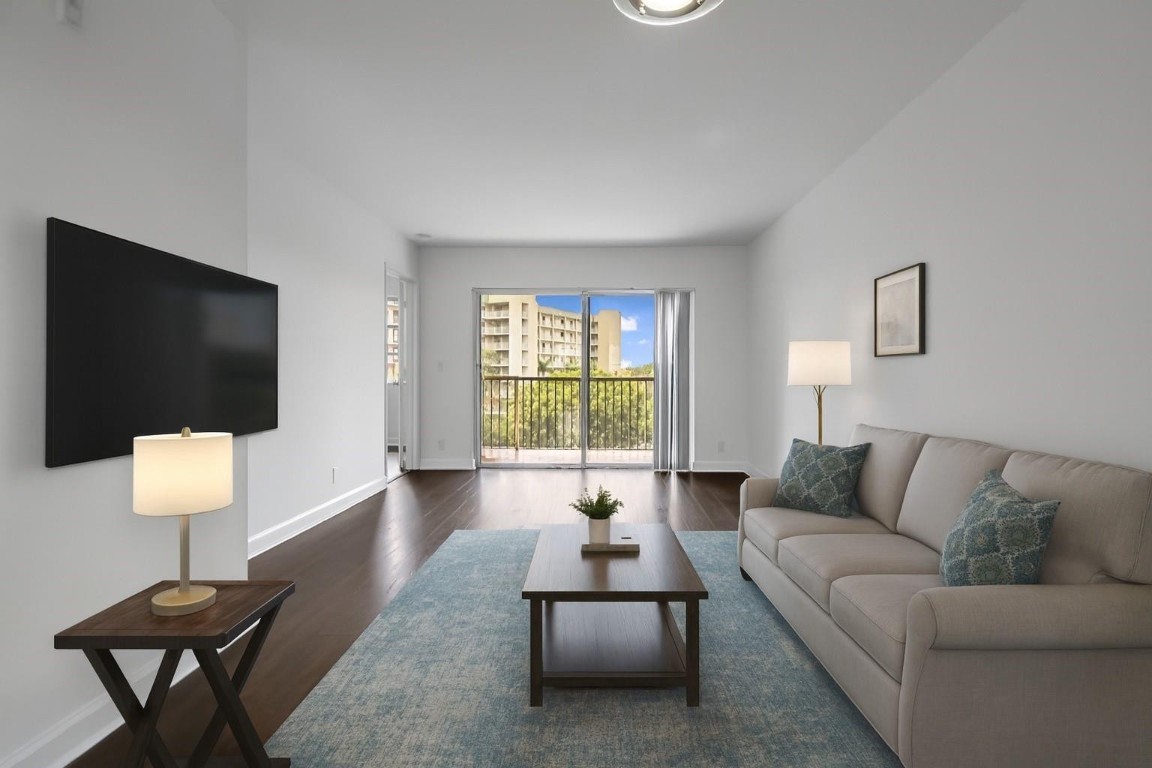 2230 N Cypress Bend Dr 504