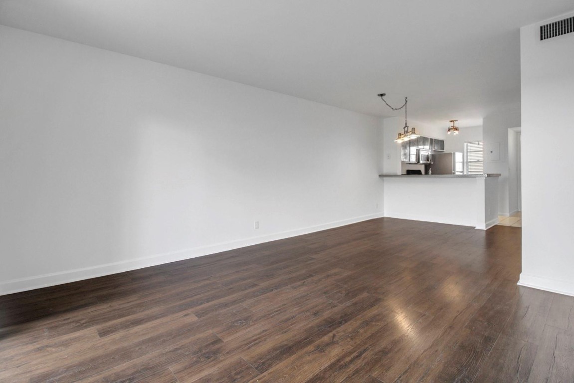 2230 N Cypress Bend Dr 504