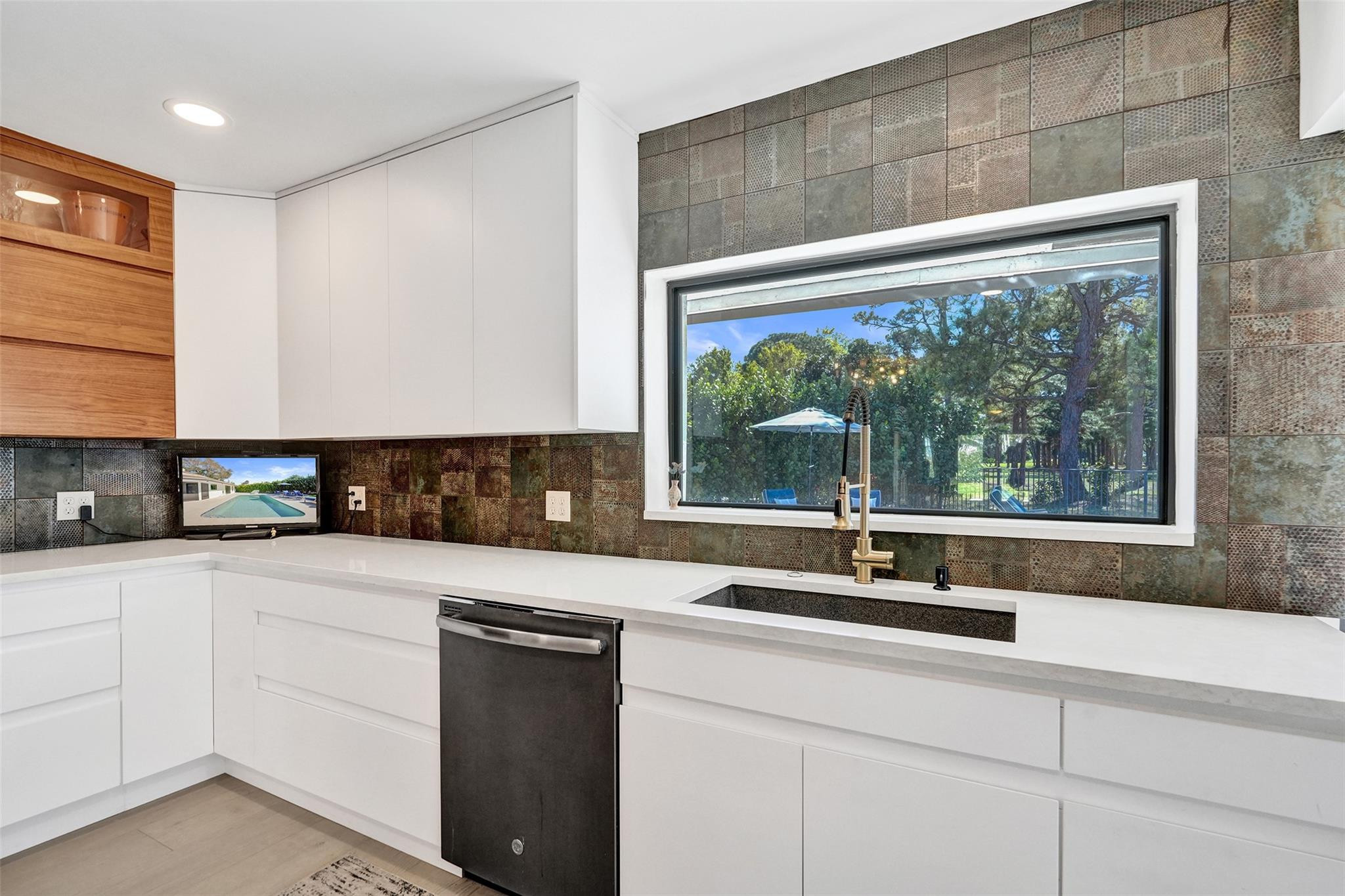 614 W Lakewoode Circle