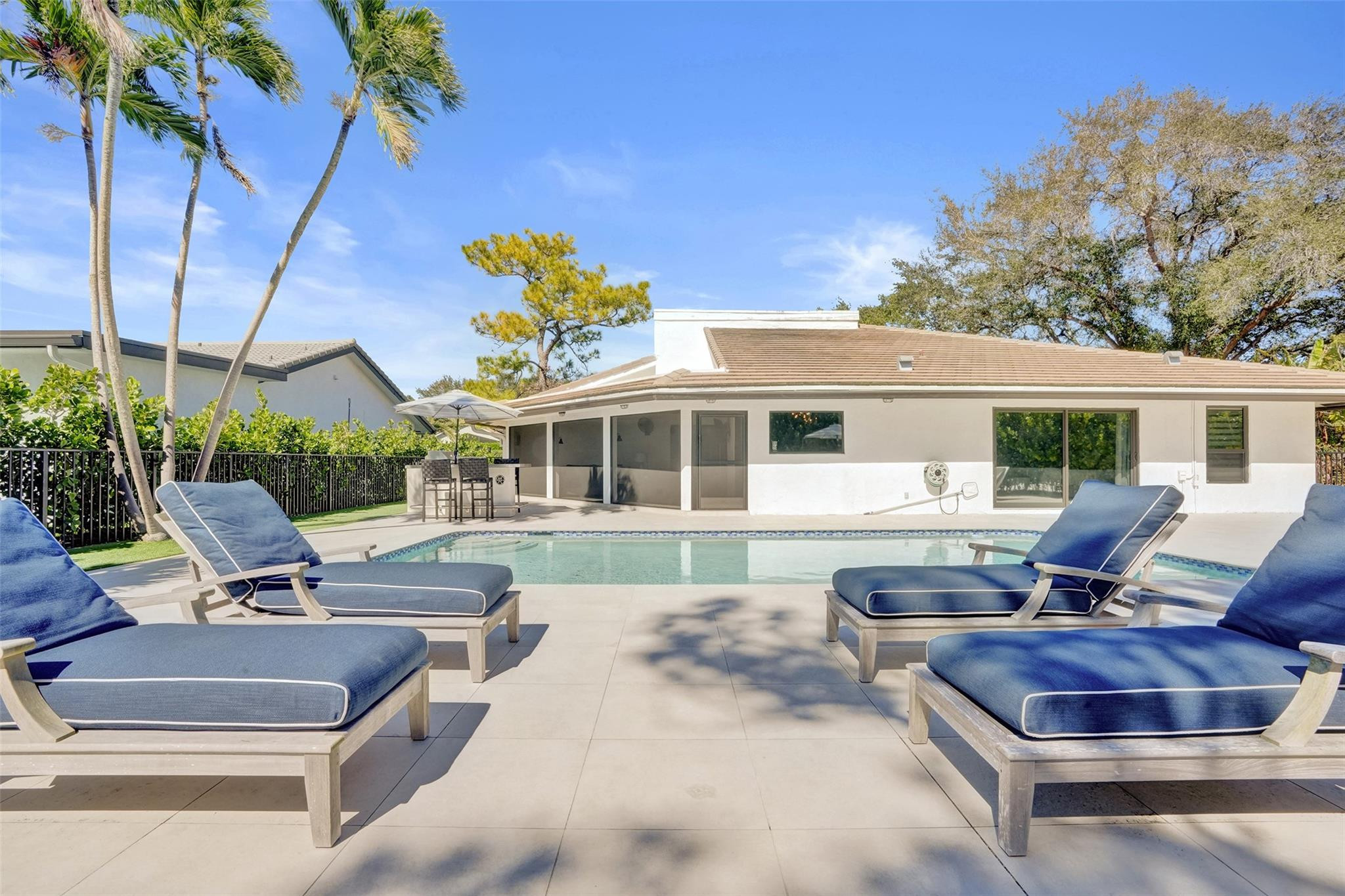 614 W Lakewoode Circle