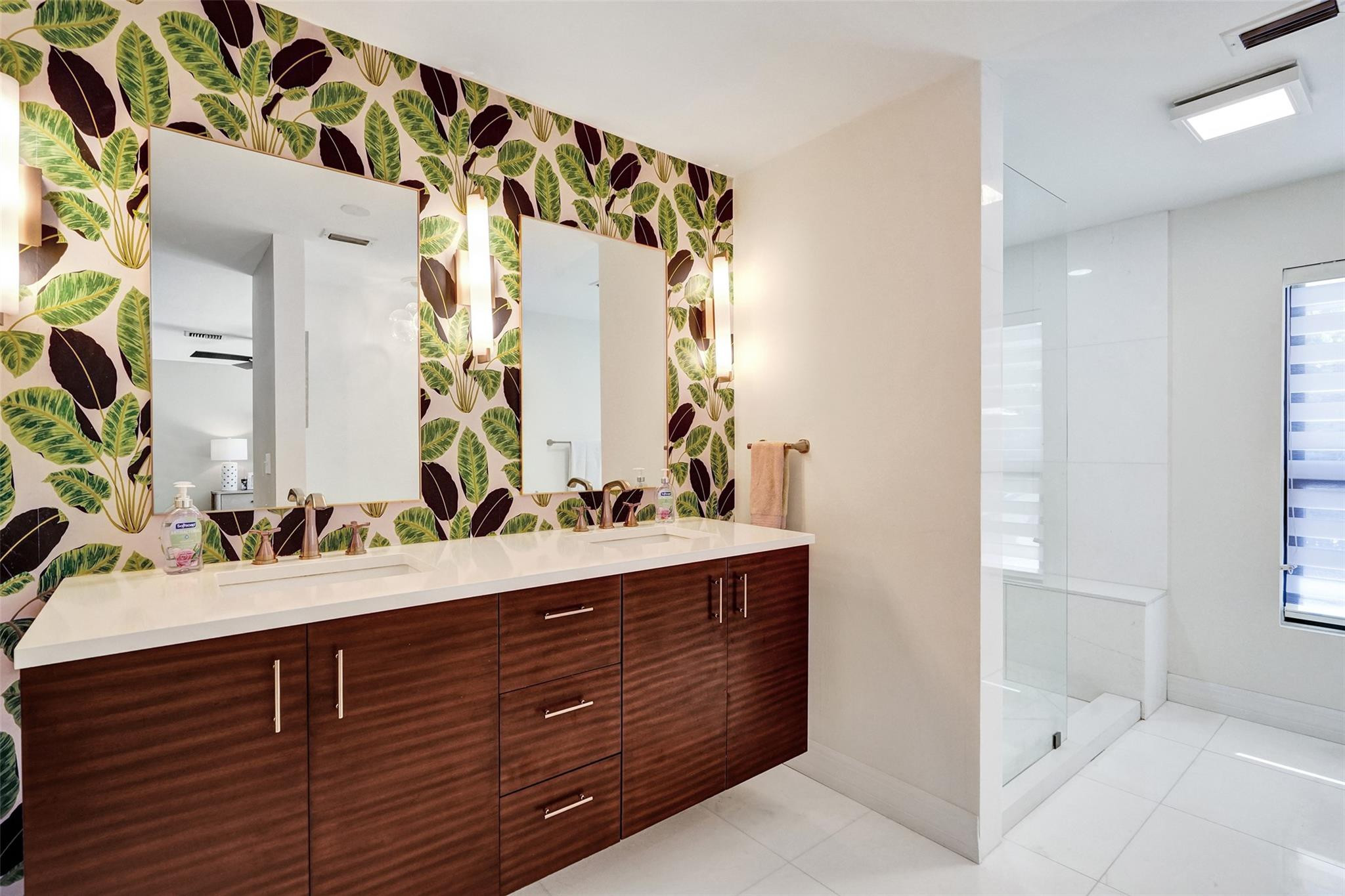 614 W Lakewoode Circle