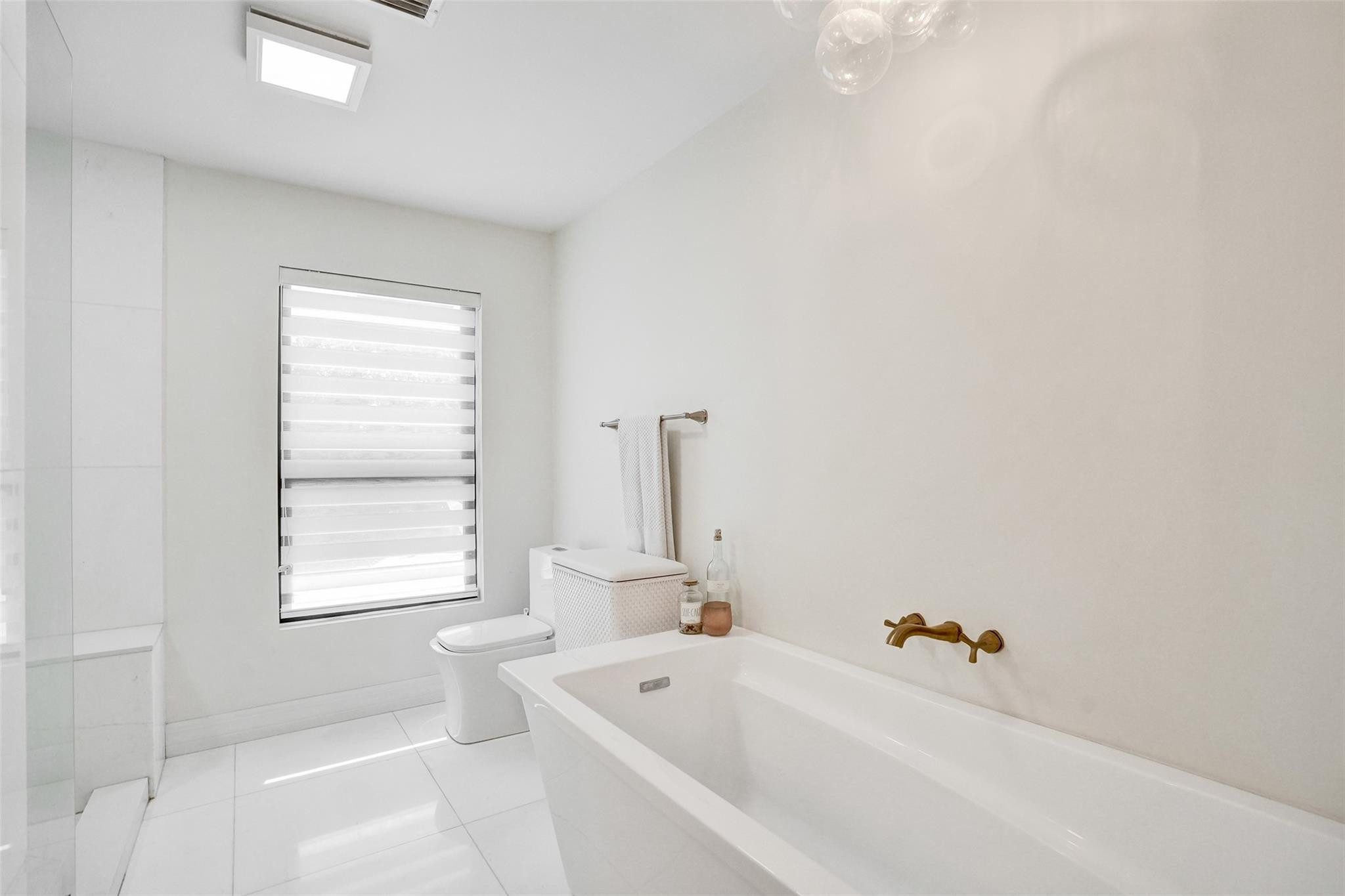 614 W Lakewoode Circle