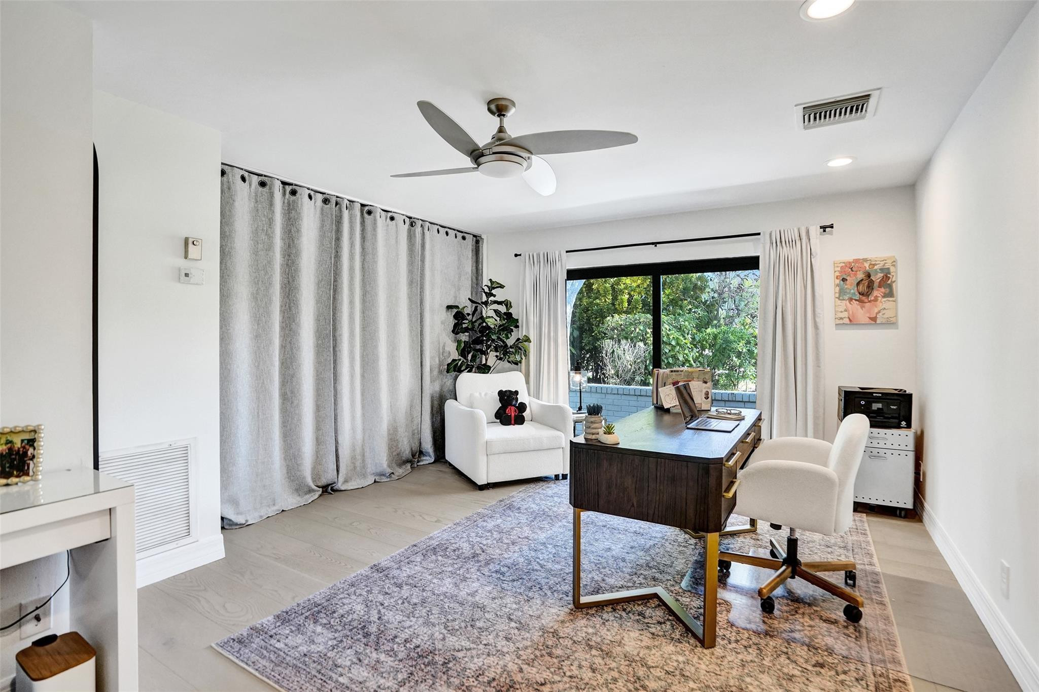 614 W Lakewoode Circle