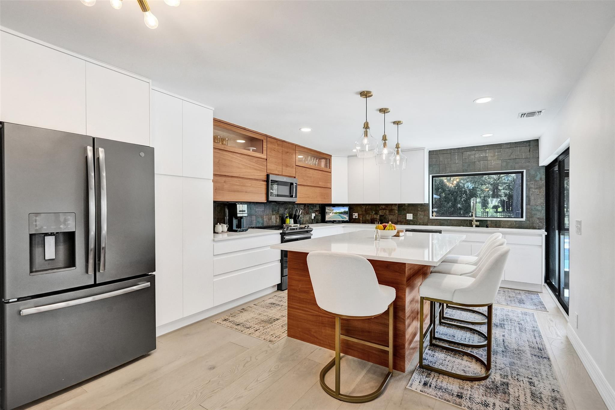 614 W Lakewoode Circle