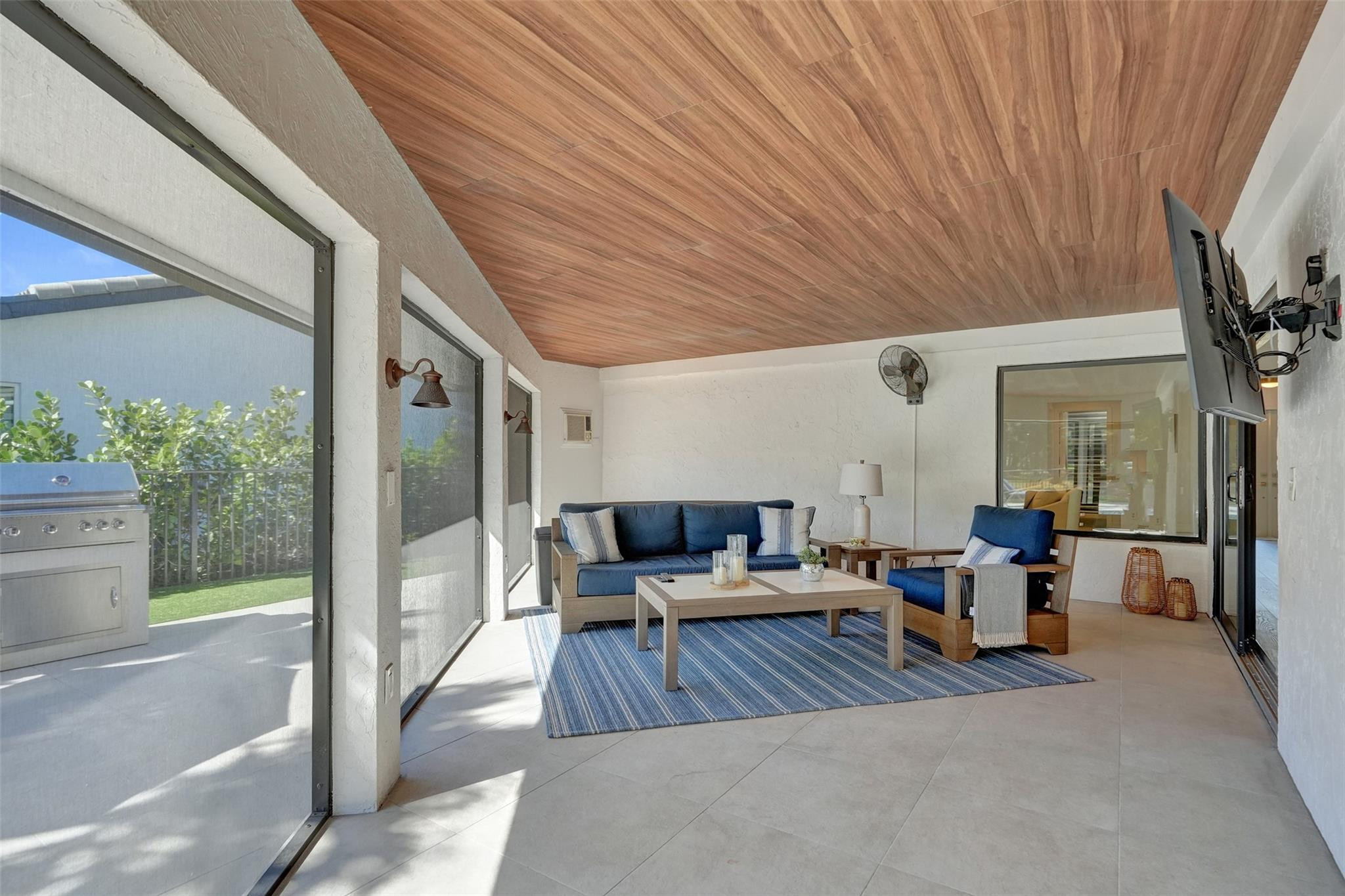 614 W Lakewoode Circle