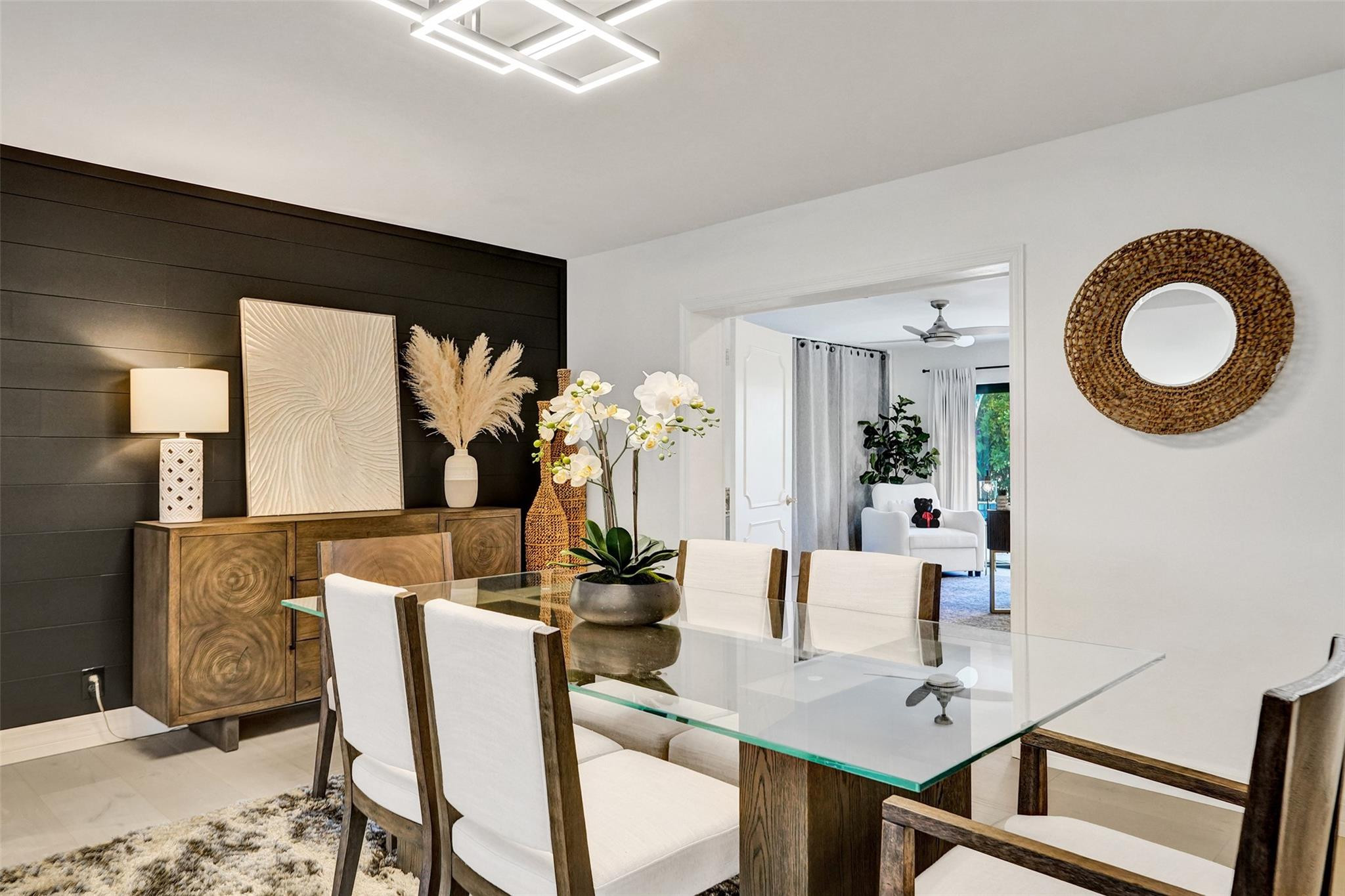 614 W Lakewoode Circle