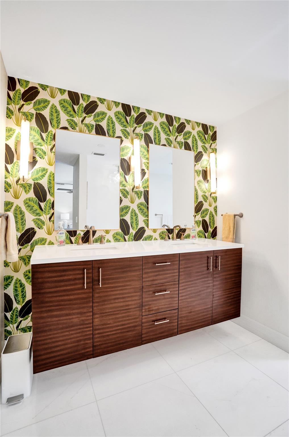 614 W Lakewoode Circle