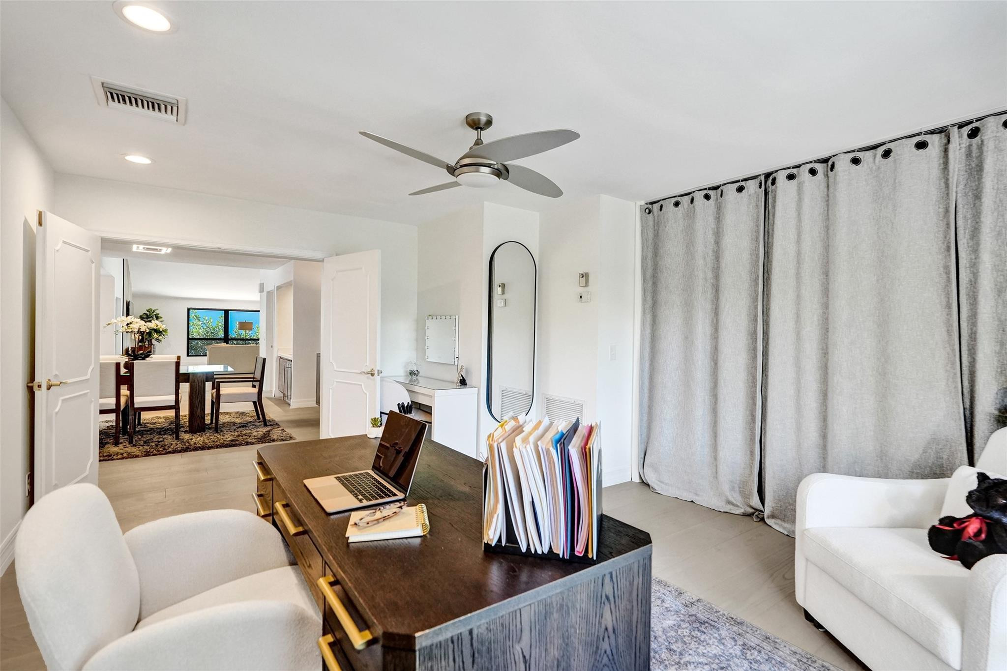 614 W Lakewoode Circle