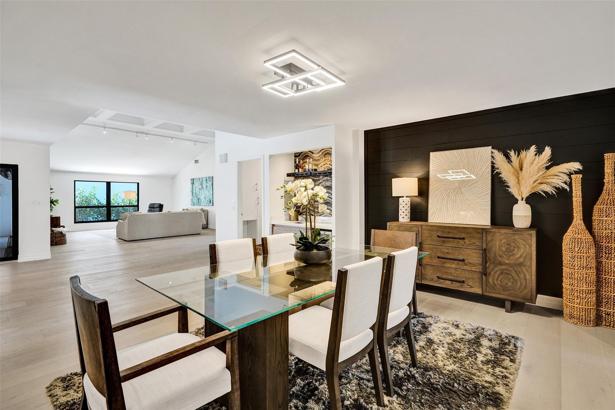 614 W Lakewoode Circle