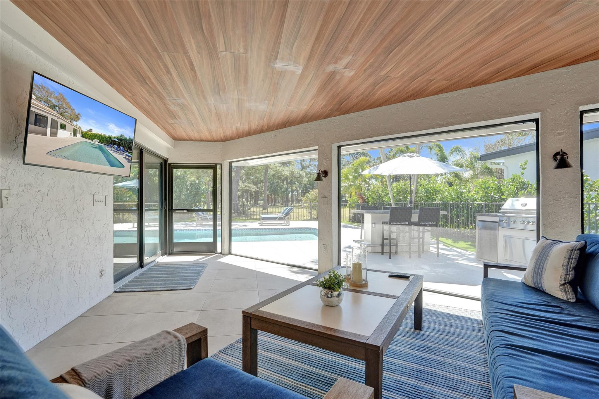 614 W Lakewoode Circle