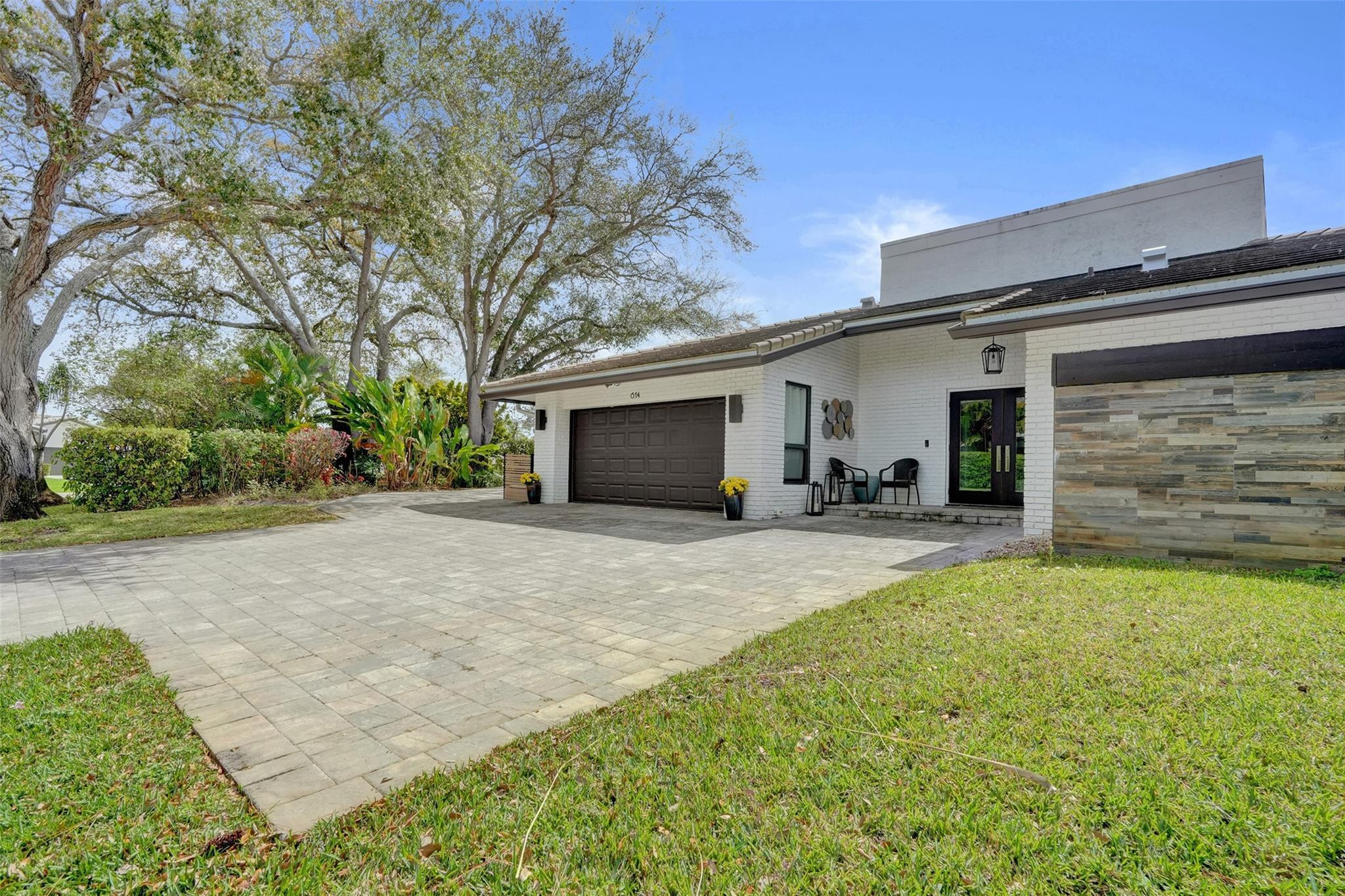 614 W Lakewoode Circle