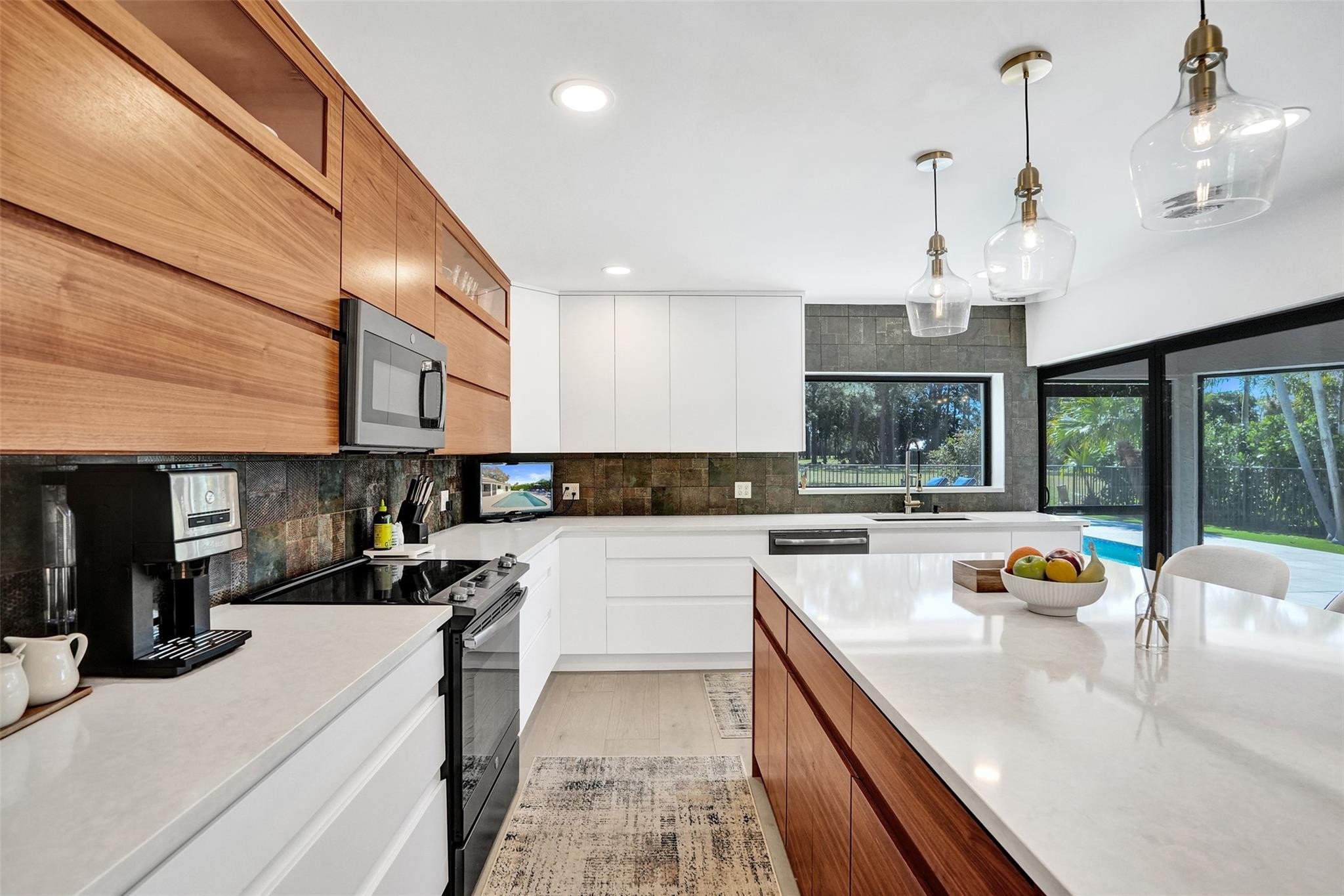 614 W Lakewoode Circle