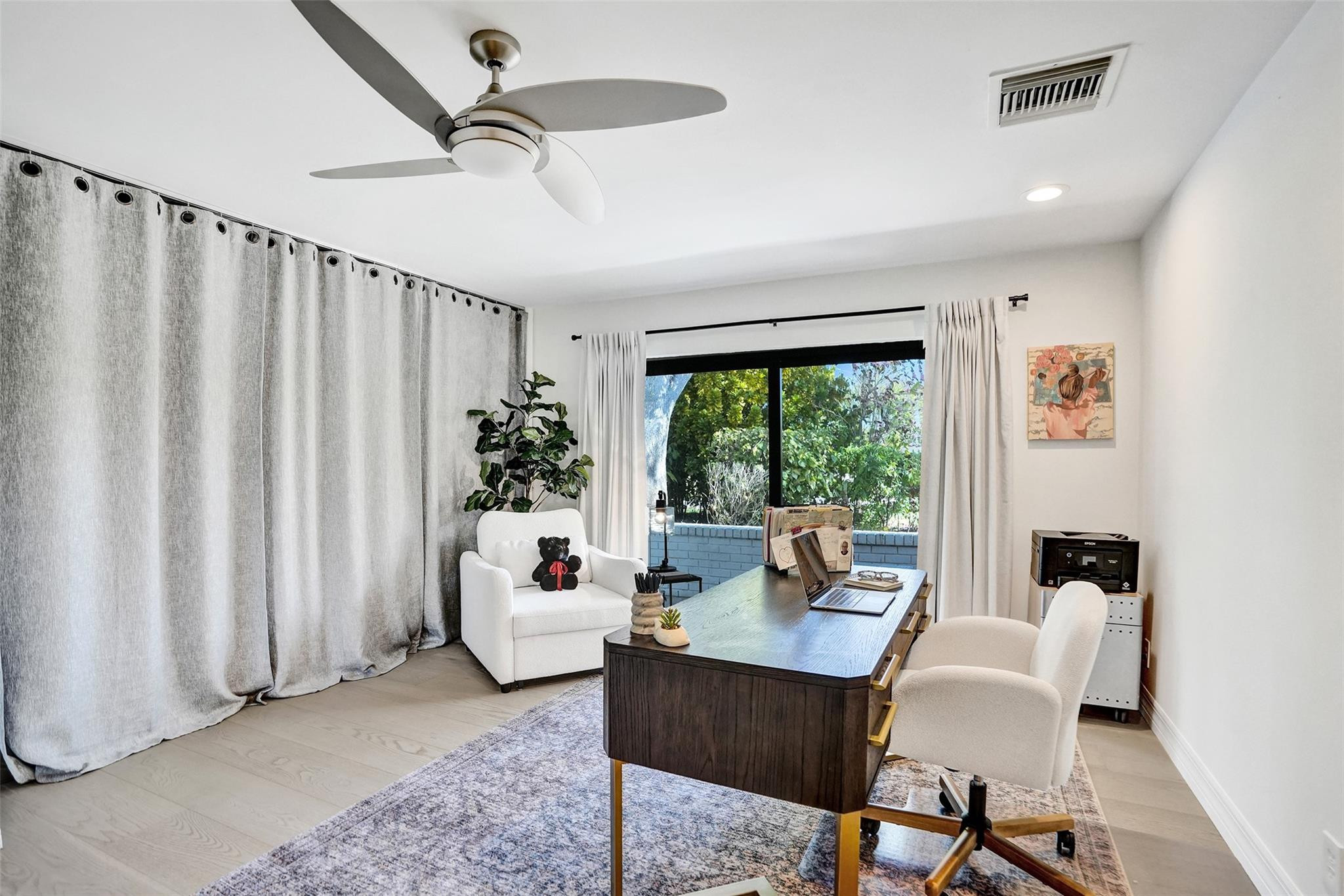 614 W Lakewoode Circle