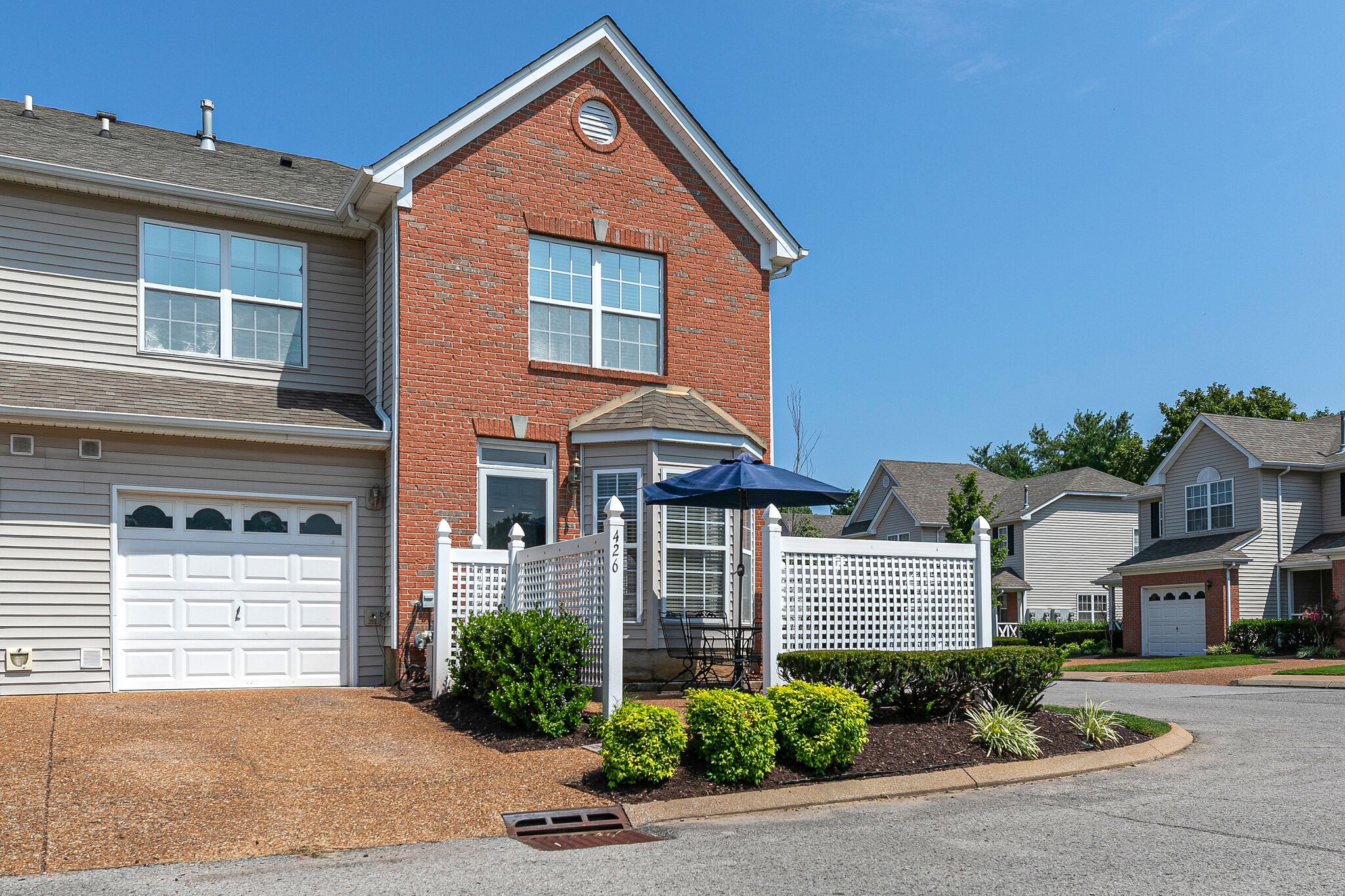 426 Compton Ln