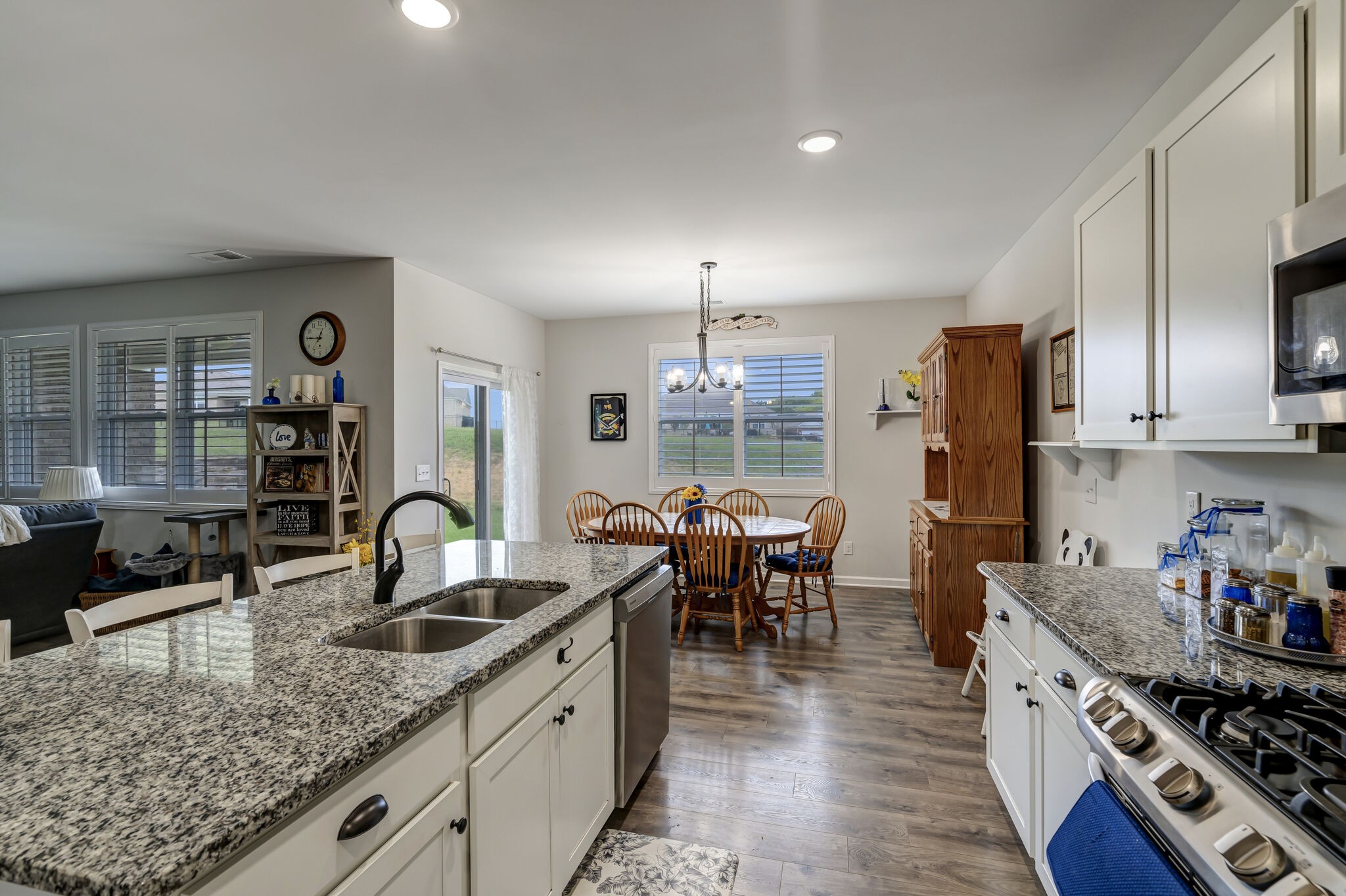 1414 Marigold Dr