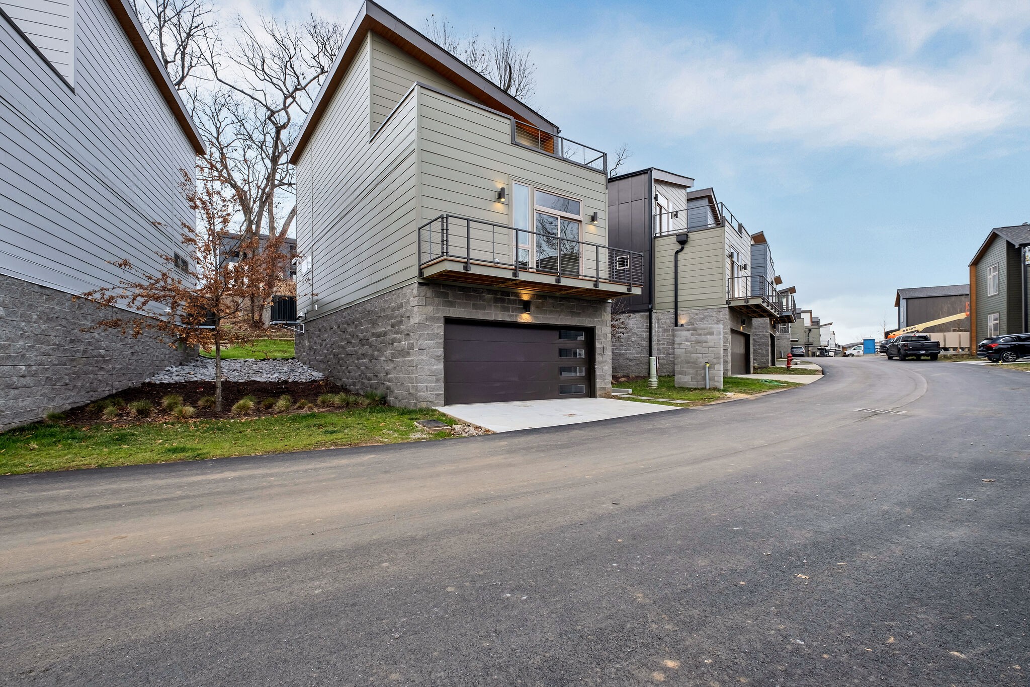 3064 Edwin Cir