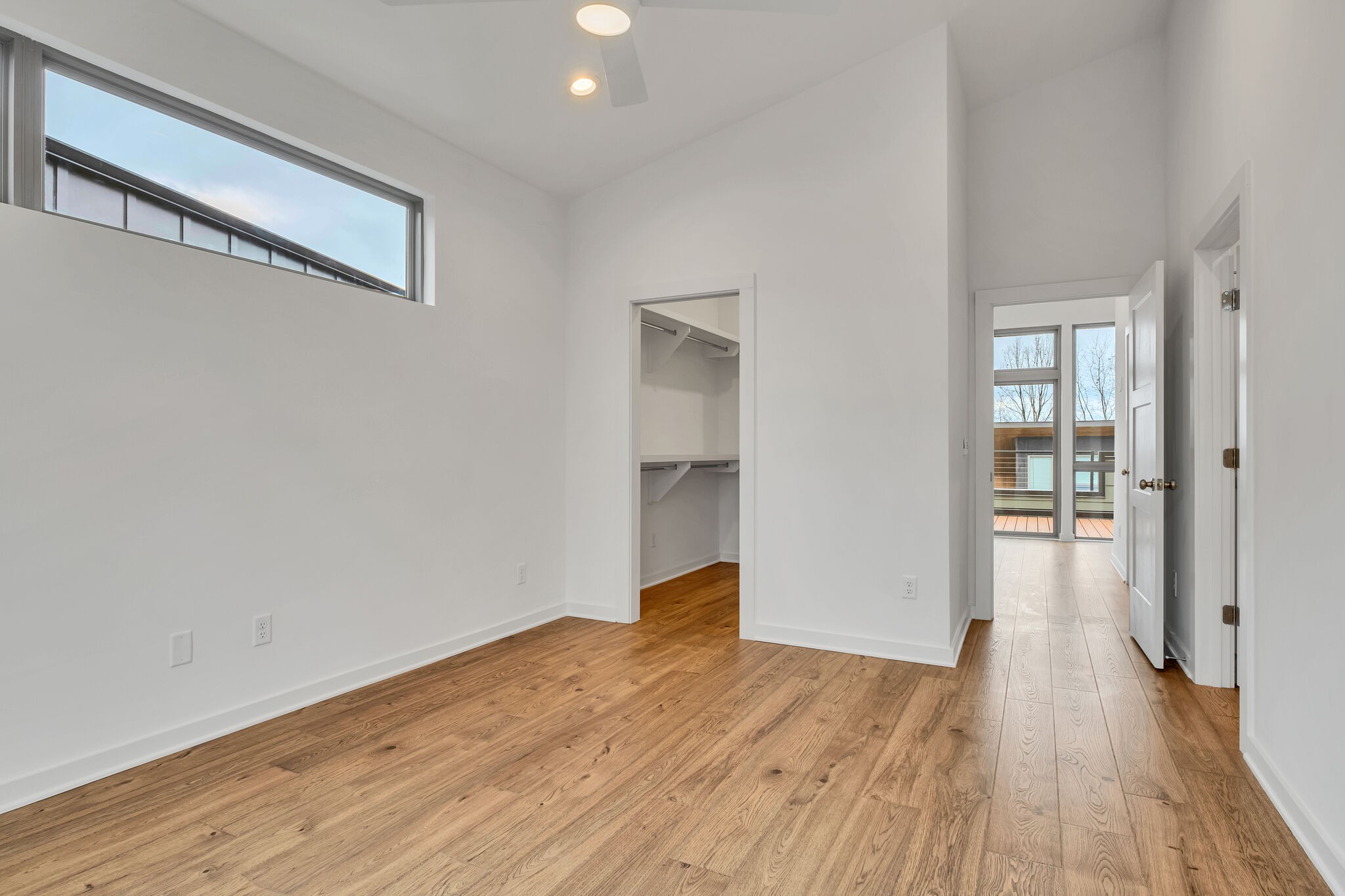 3064 Edwin Cir