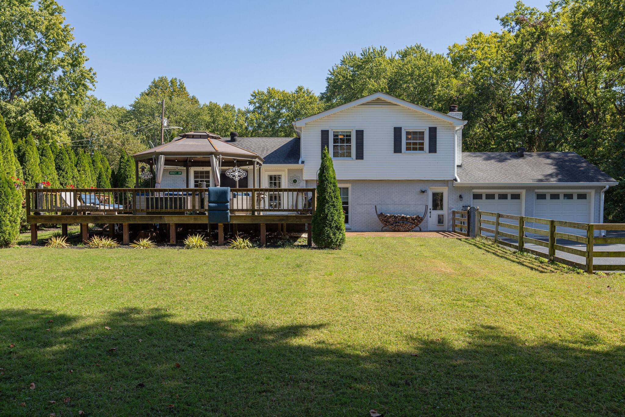 1711 Araby Dr