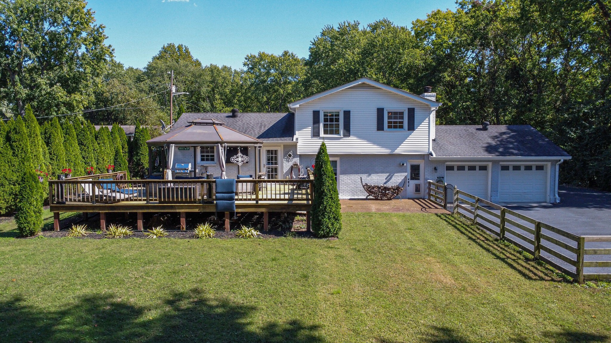 1711 Araby Dr