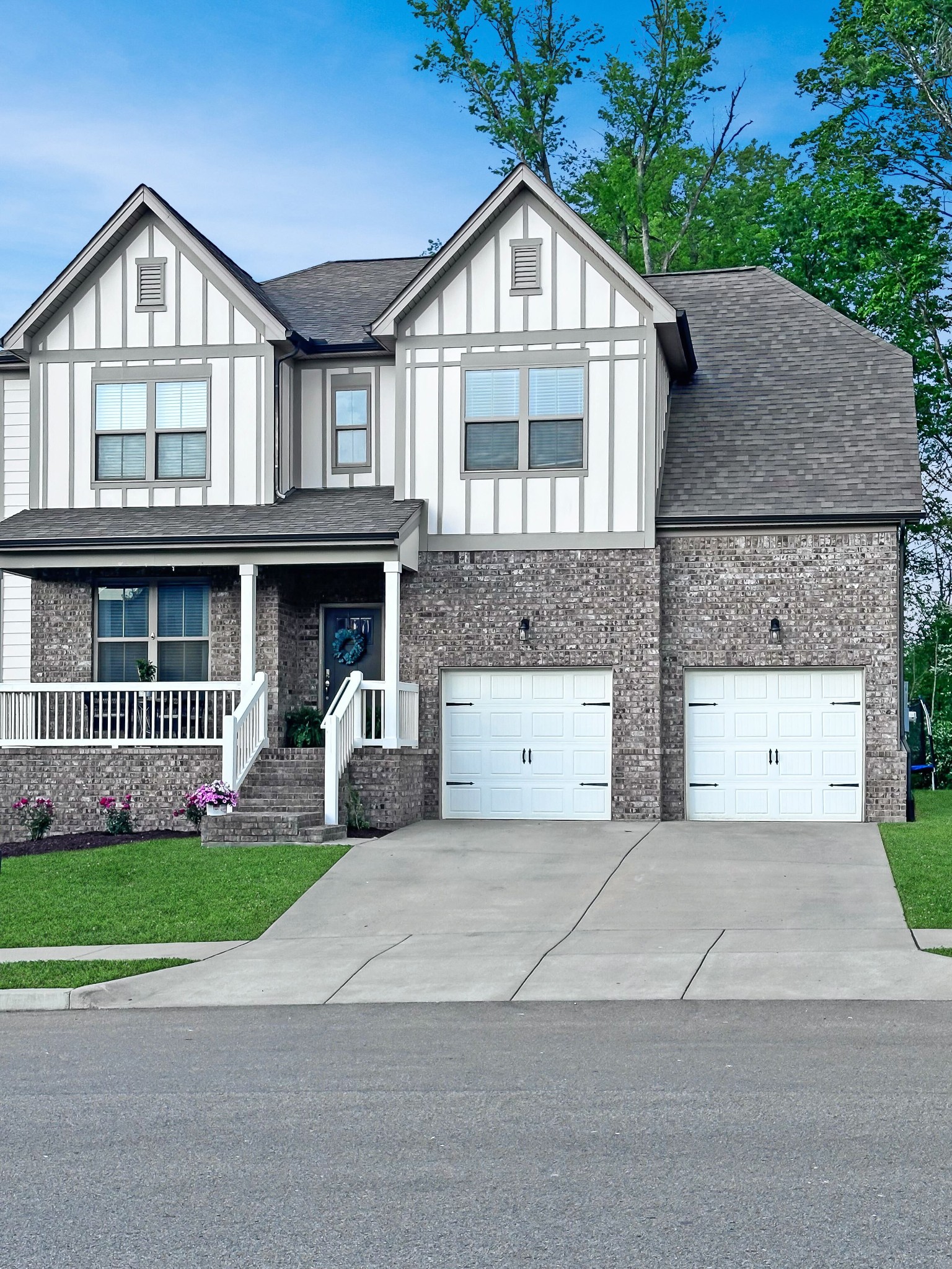2242 Chaucer Park Ln
