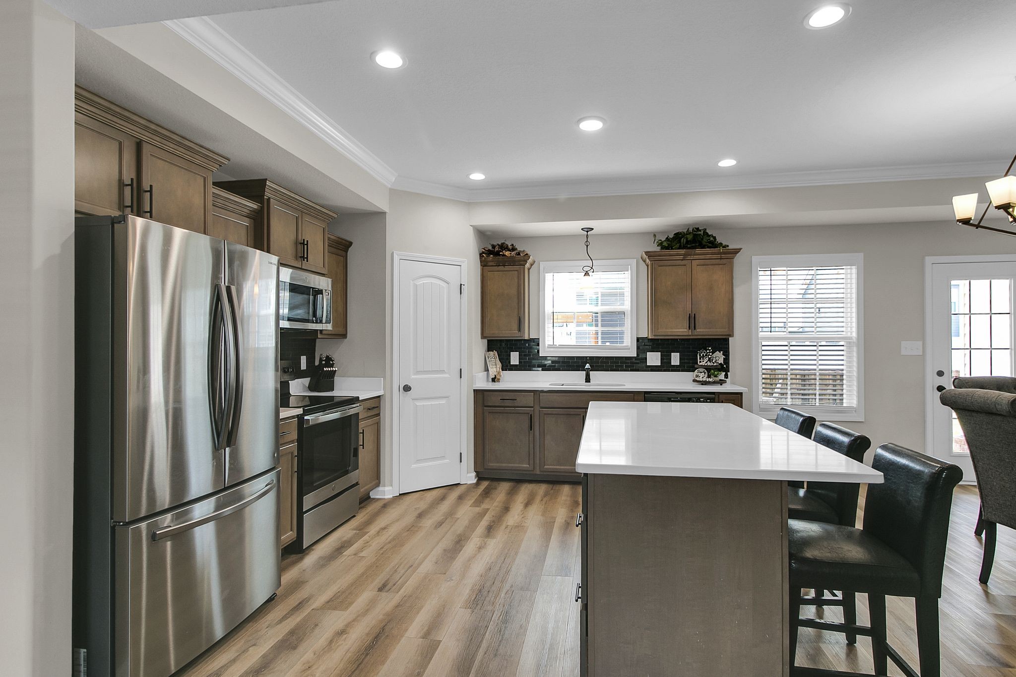 1637 Kestrel Dr