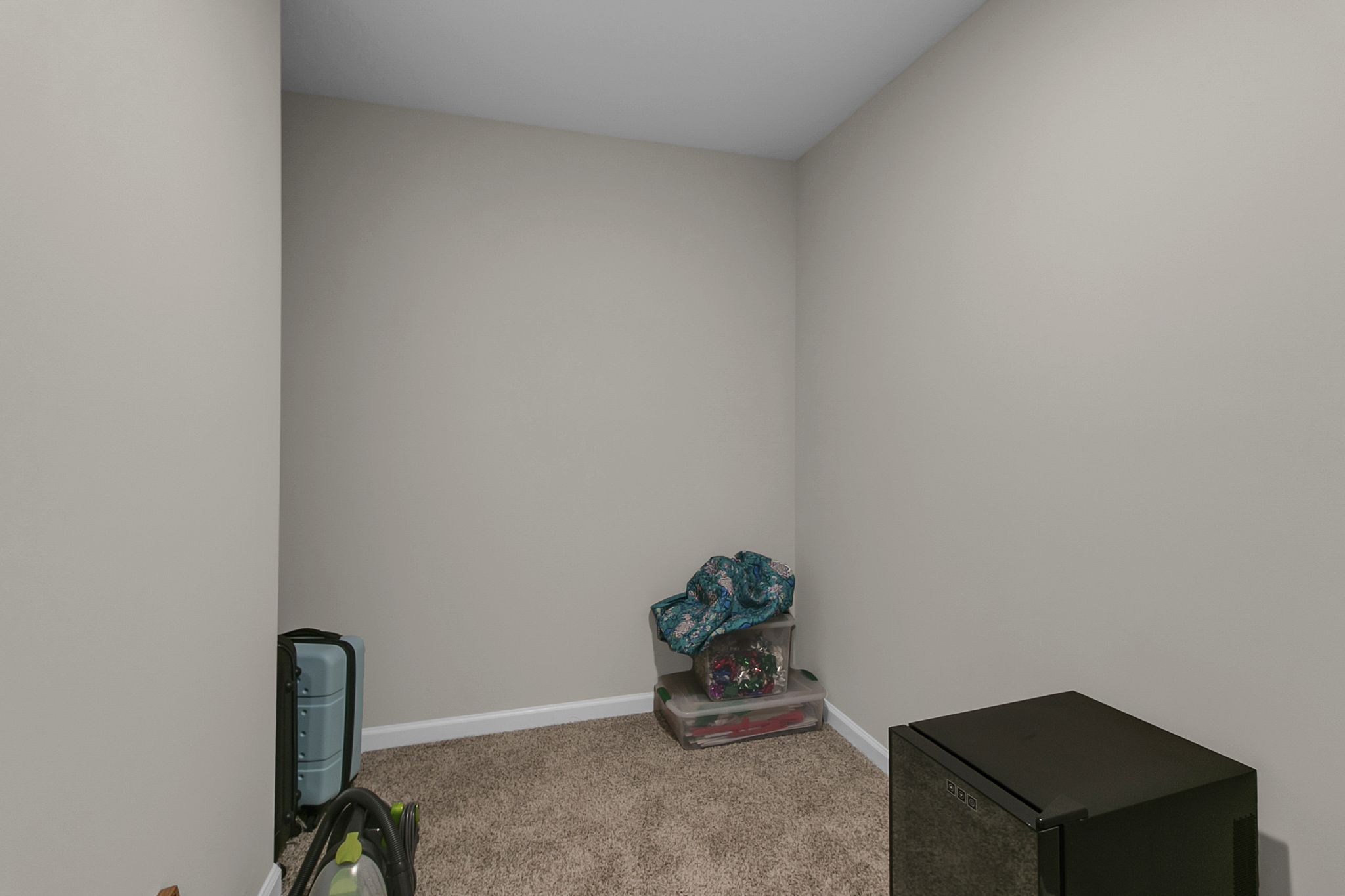 1637 Kestrel Dr