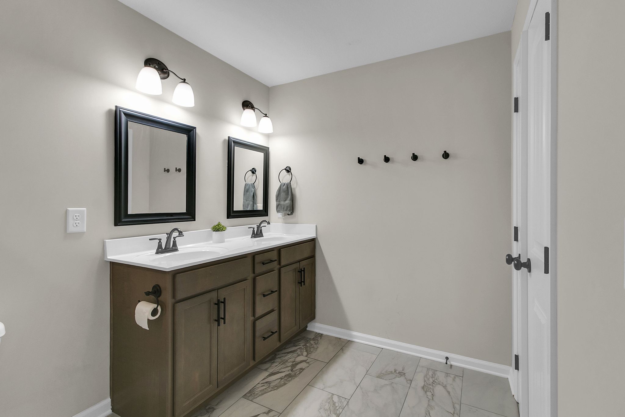 1637 Kestrel Dr
