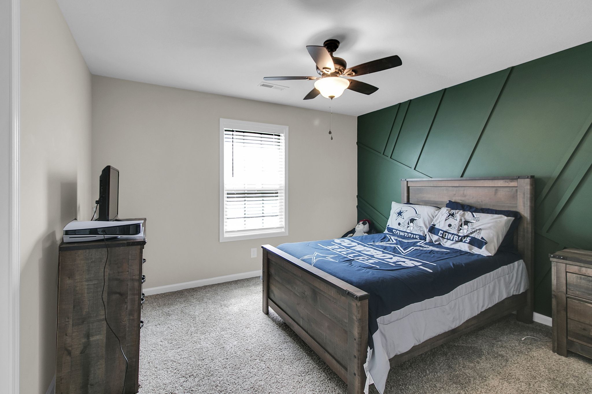 1637 Kestrel Dr