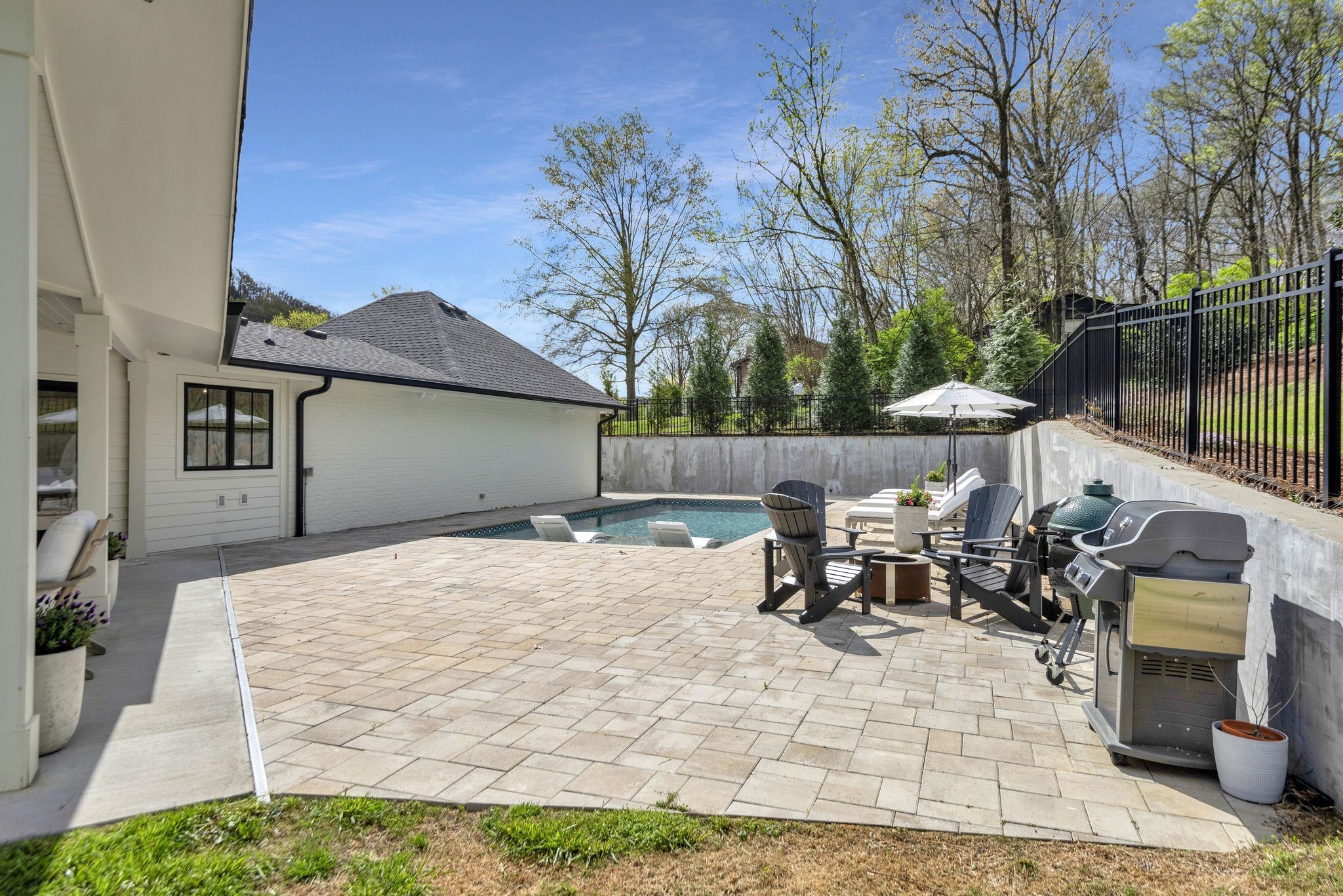 1017 Gracelawn Dr