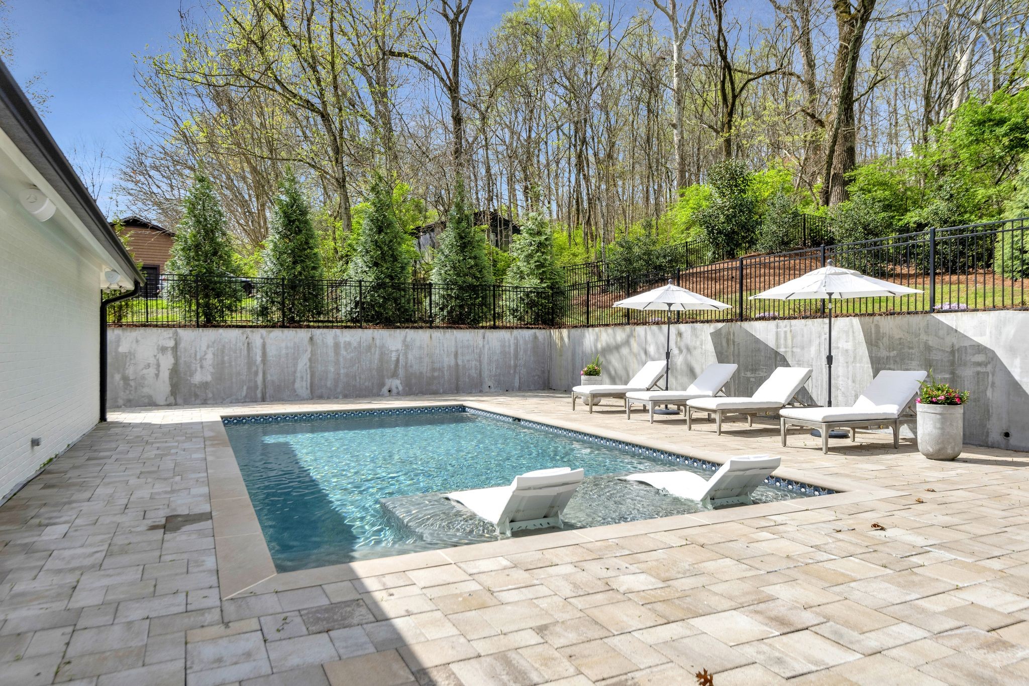 1017 Gracelawn Dr